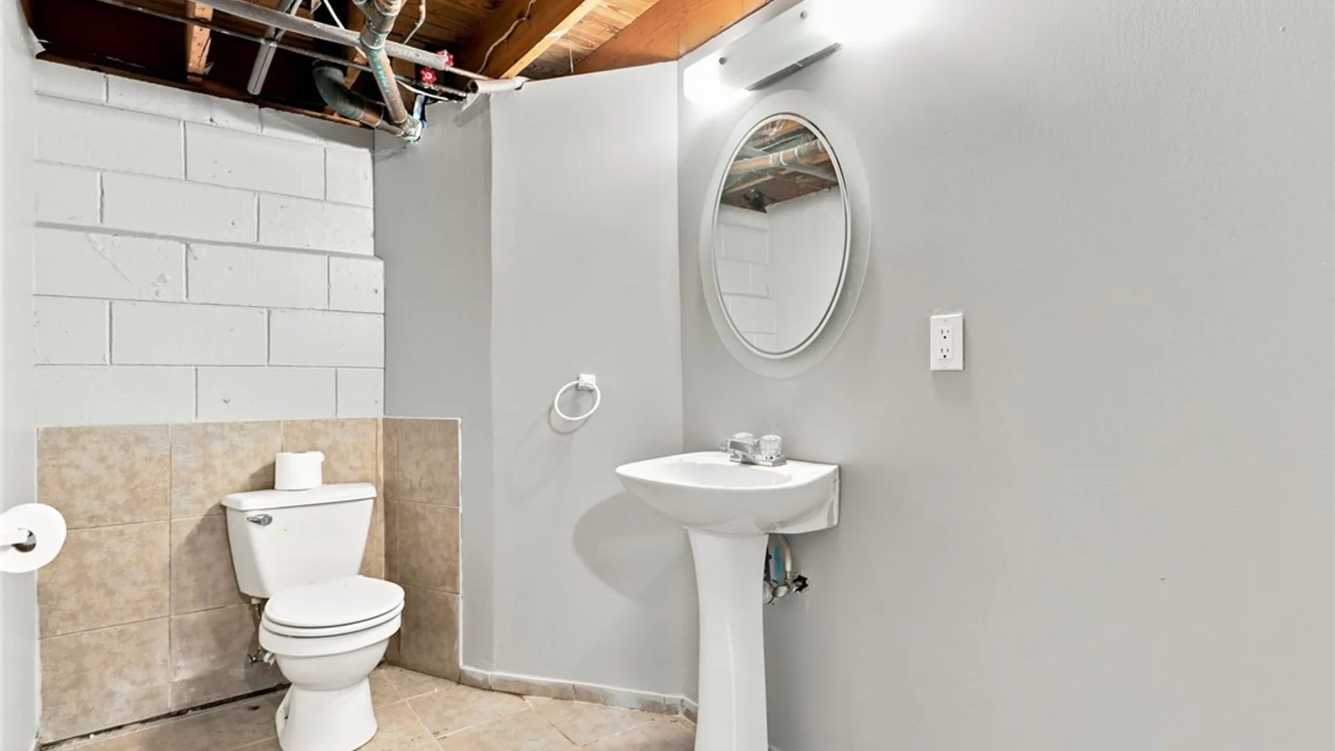 Property at 4 Bambi Lane, Gates, NY 14624 23