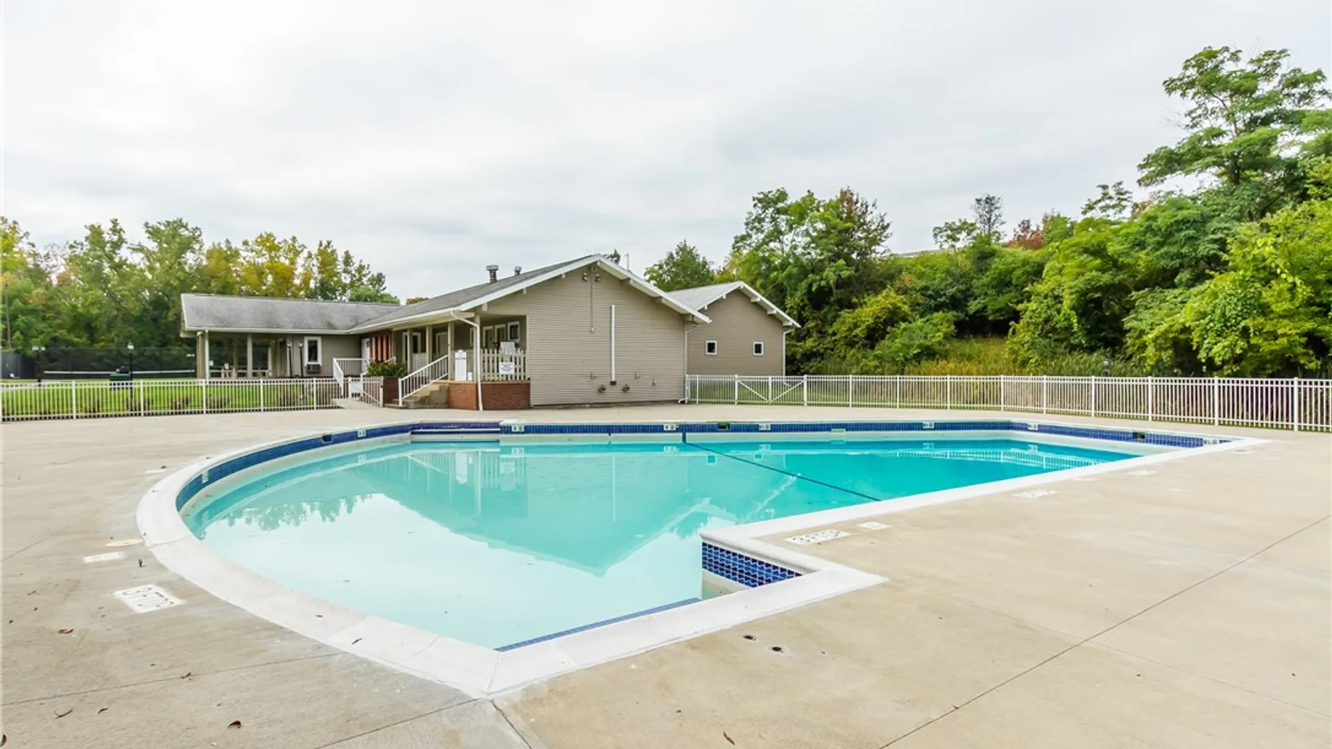 Property at 916 Eastbrooke Lane, Brighton, NY 14618 26