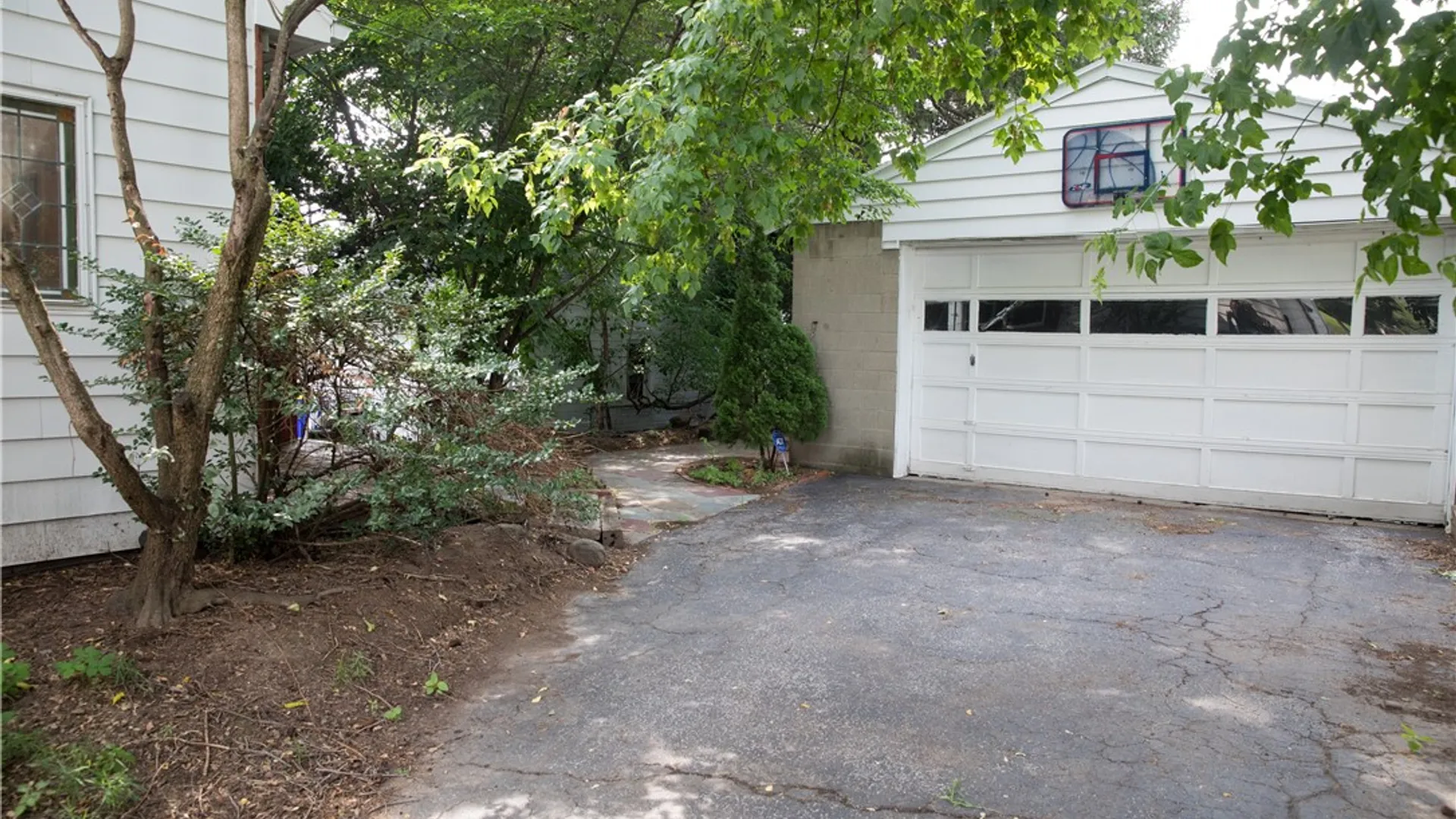 Property at 91 Culver Pkwy, Irondequoit, NY 14609 38