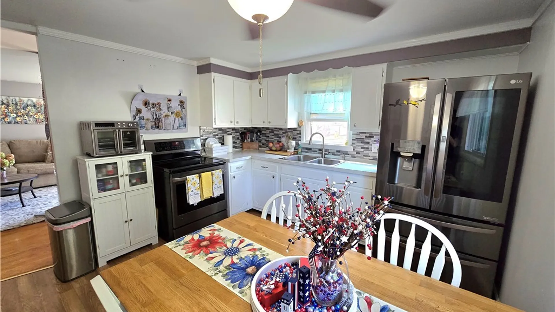 Property at 38 Colonial Dr, Tonawanda, NY 14150 5