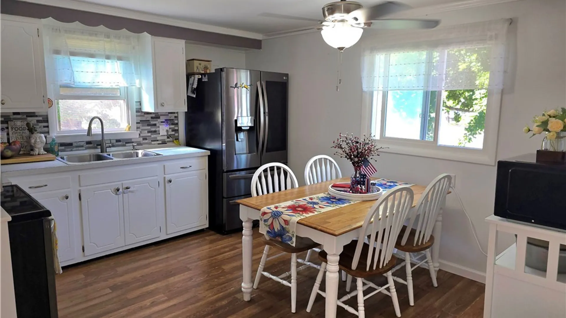 Property at 38 Colonial Dr, Tonawanda, NY 14150 4