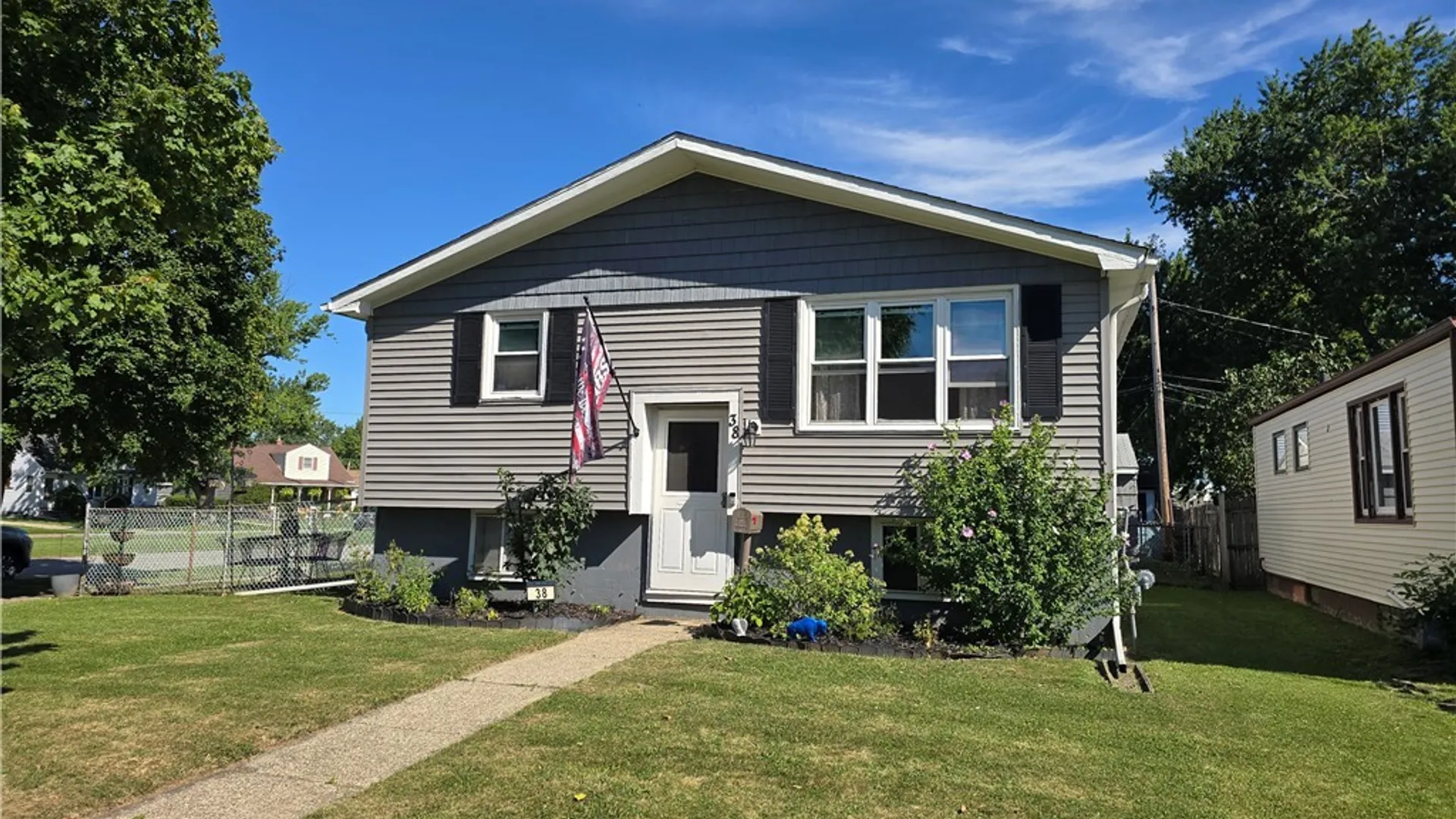 Property at 38 Colonial Dr, Tonawanda, NY 14150 26