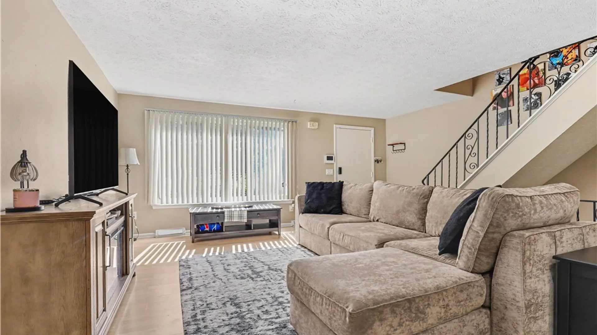 Property at 20 Penn Lane, Penfield, NY 14625 5