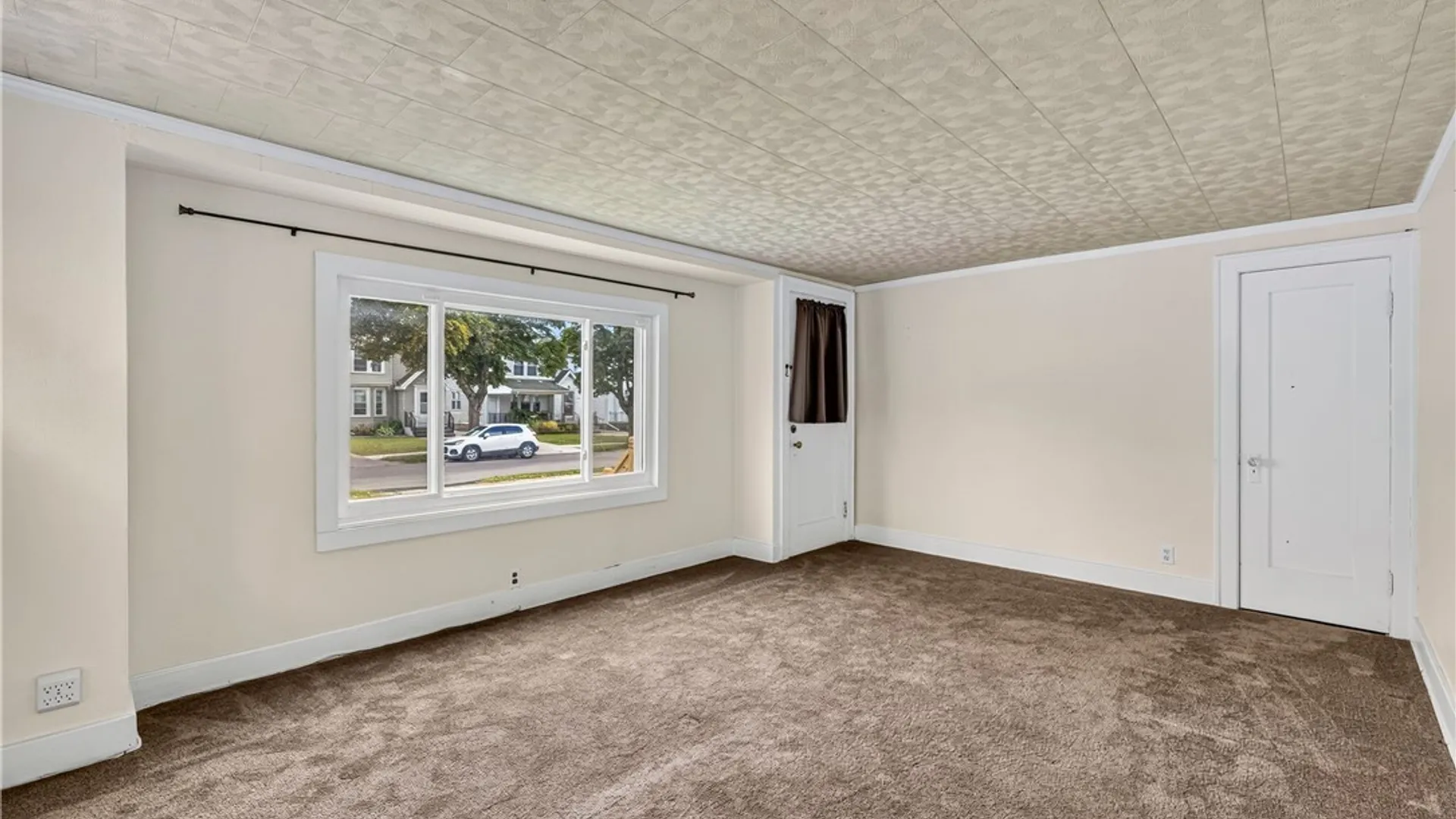 Property at 356 Saint Lawrence Avenue, Buffalo, NY 14216 5