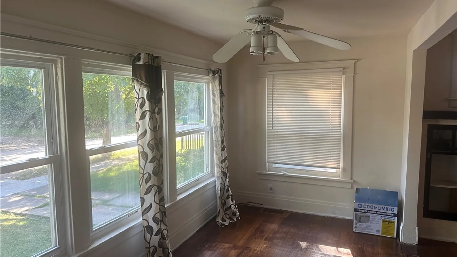 Property at 129 W Northrup Place, Buffalo, NY 14214 3