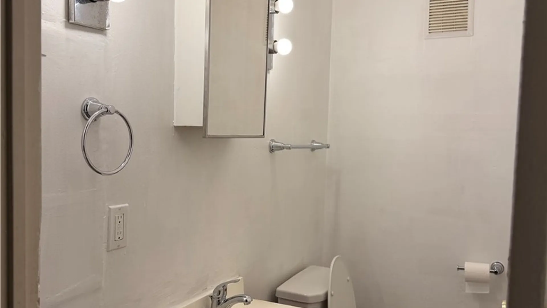 Property at 129 W Northrup Place, Buffalo, NY 14214 6