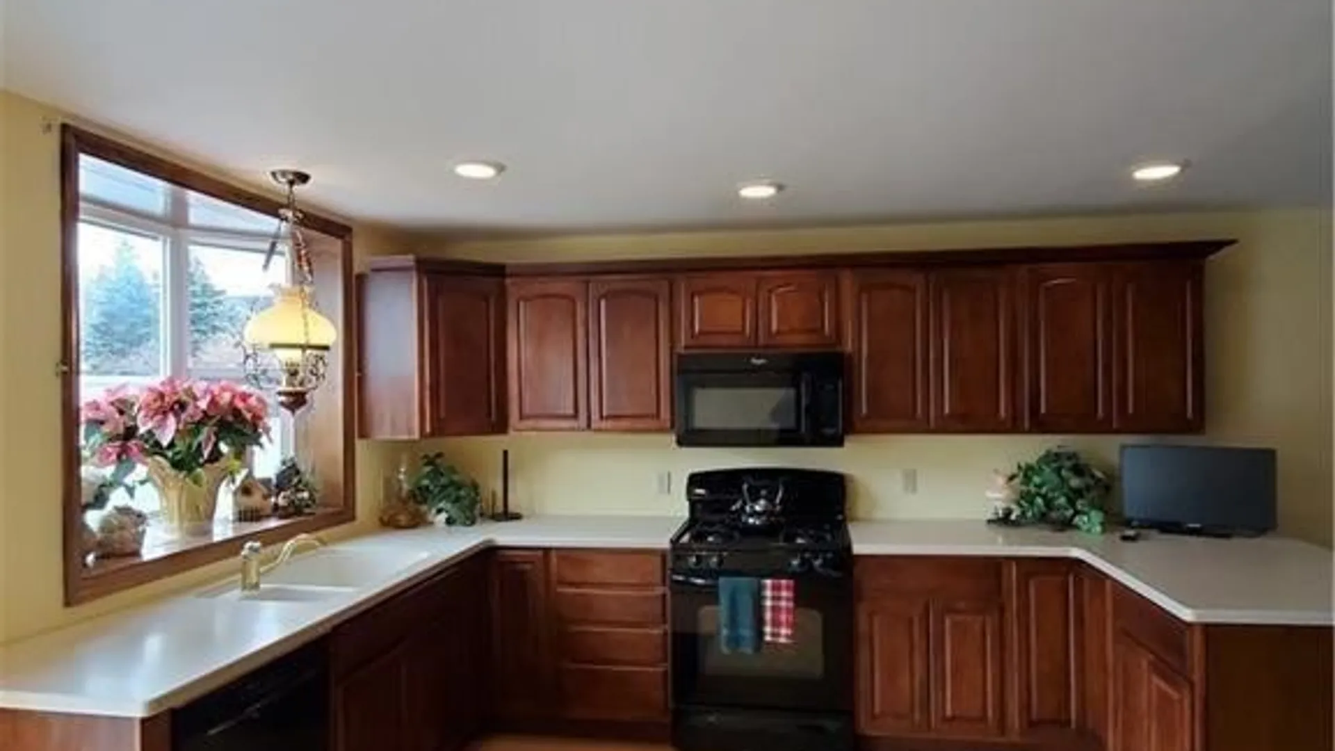 Property at 26 Temple Place, Aurora, NY 14052 18