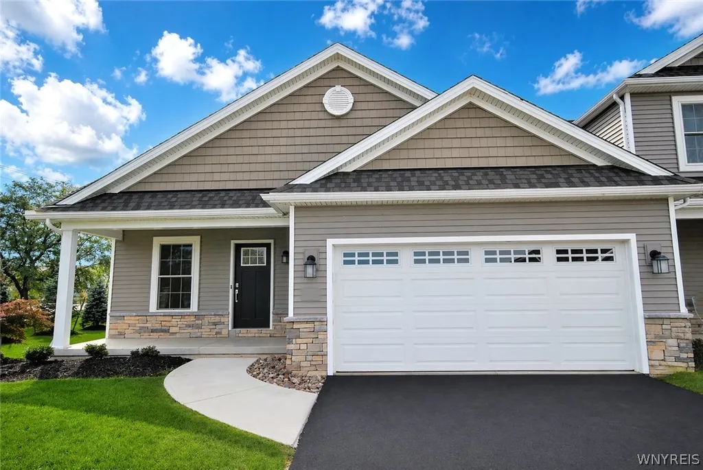 Property at 36 Essex Woods Lane, Amherst, NY 14228