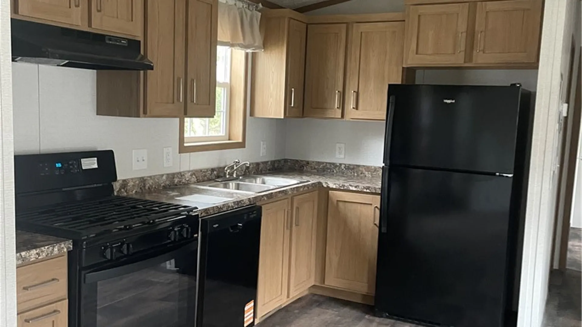 Property at 405 Lakeshore Drive #12, Canandaigua Town, NY 14424 3