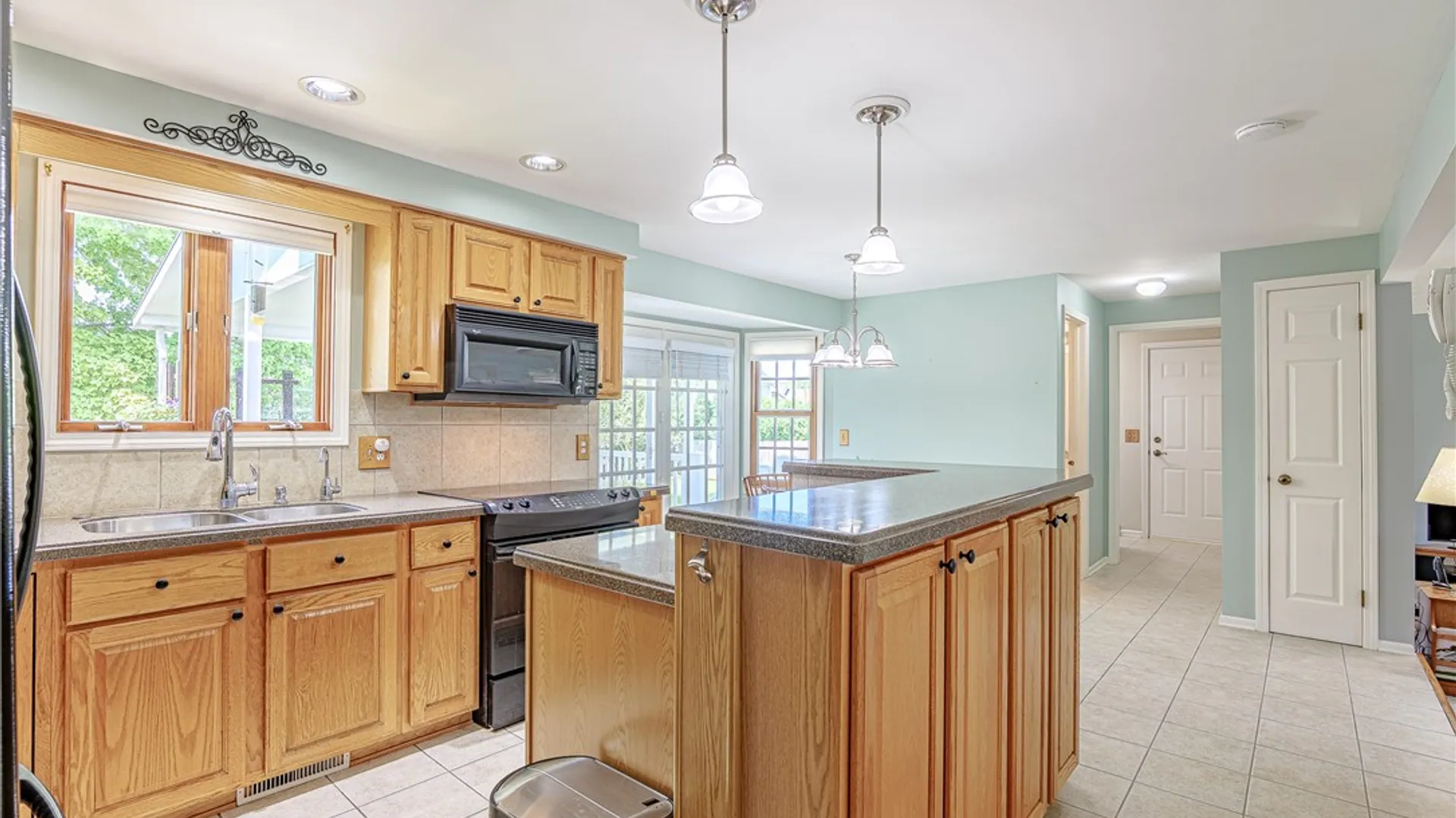 Property at 48 Churchview Lane, Henrietta, NY 14534 20