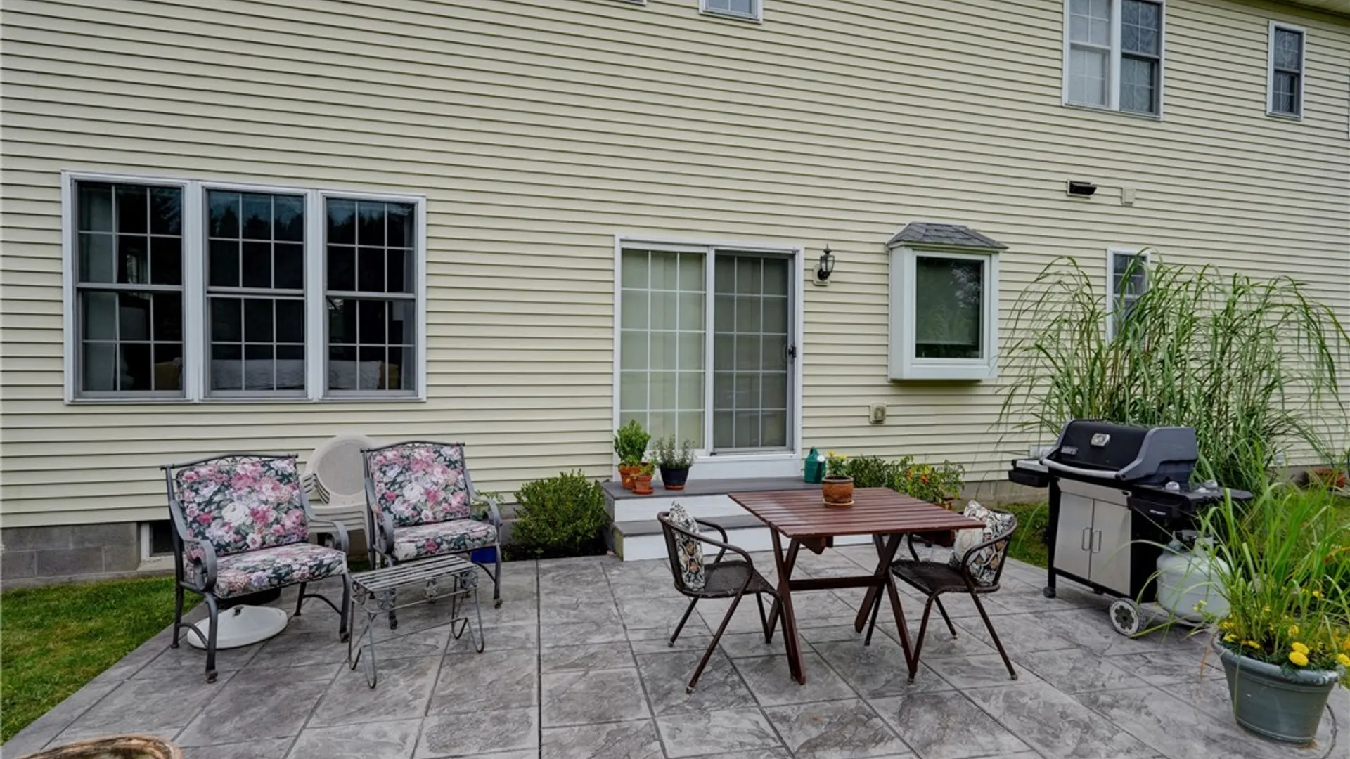 Property at 3 Post Side Lane, Pittsford, NY 14534 25