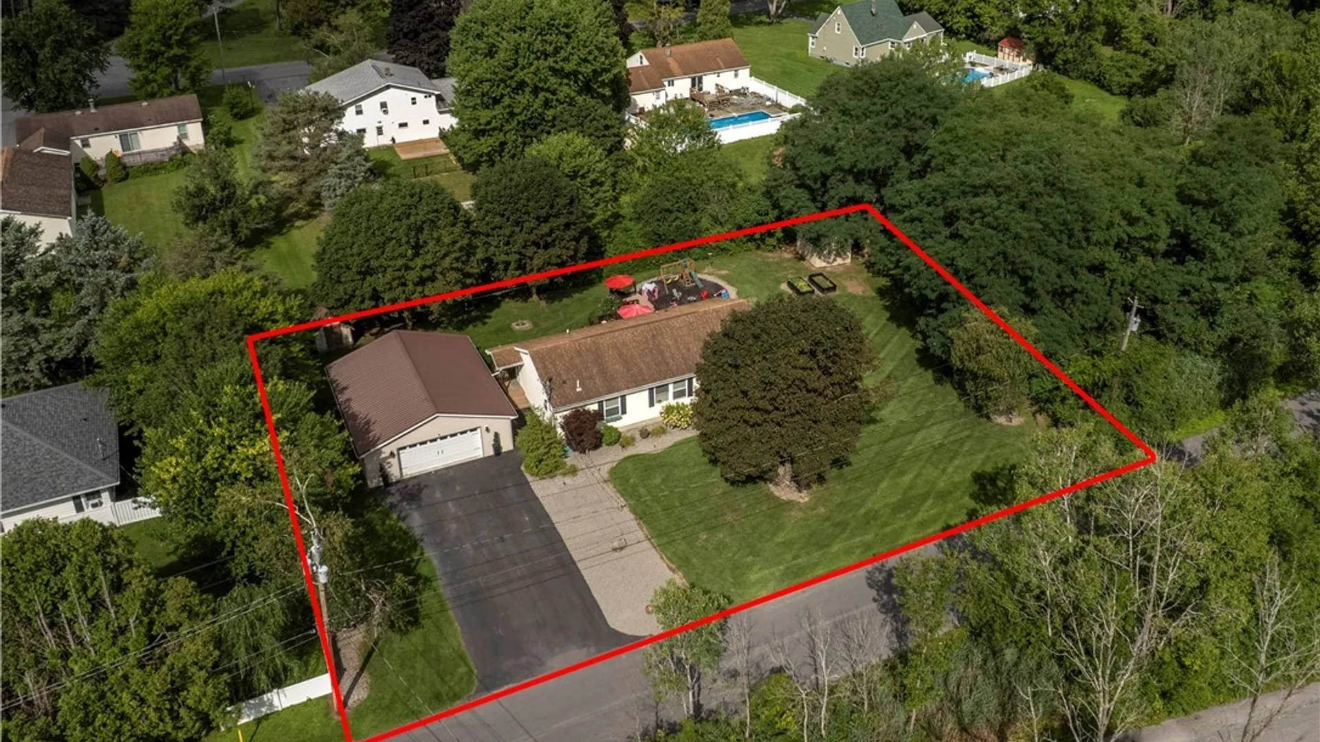 Property at 5 Concord Boulevard, New Hartford, NY 13323 3