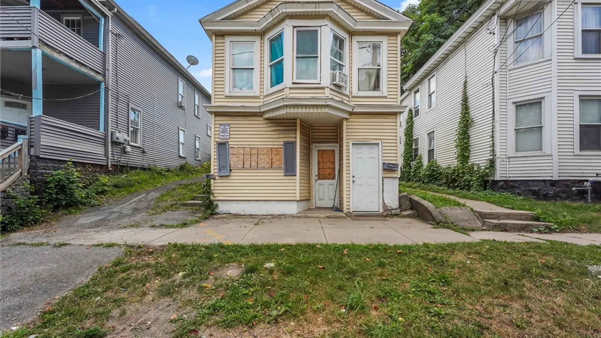 Property at 249 Lilac Street, Syracuse, NY 13208 3