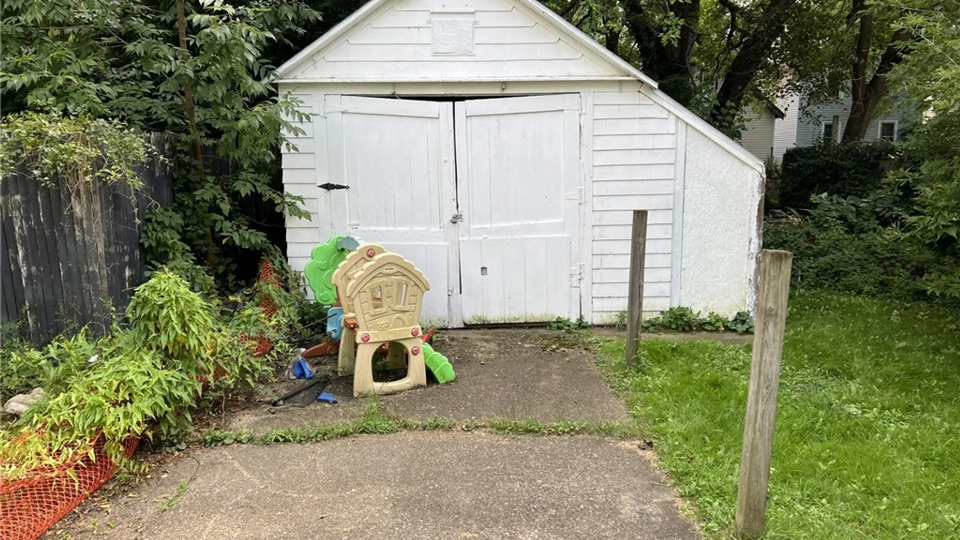 Property at 1869 Weston Avenue, Niagara Falls, NY 14305 4