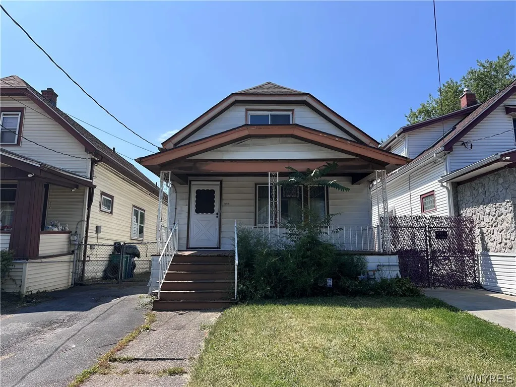 Property at 252 Roslyn Street, Buffalo, NY 14215