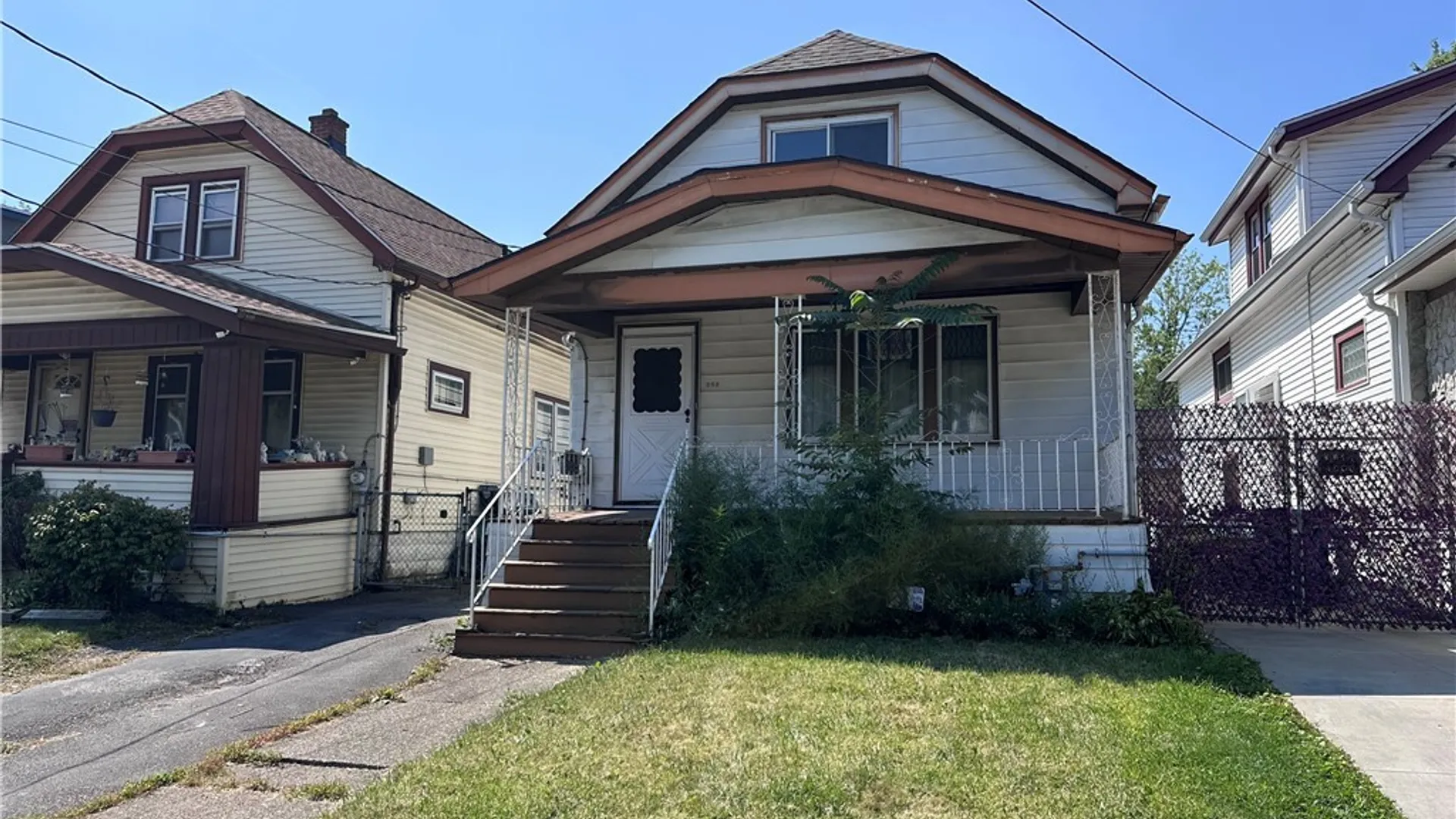 Property at 252 Roslyn Street, Buffalo, NY 14215 3