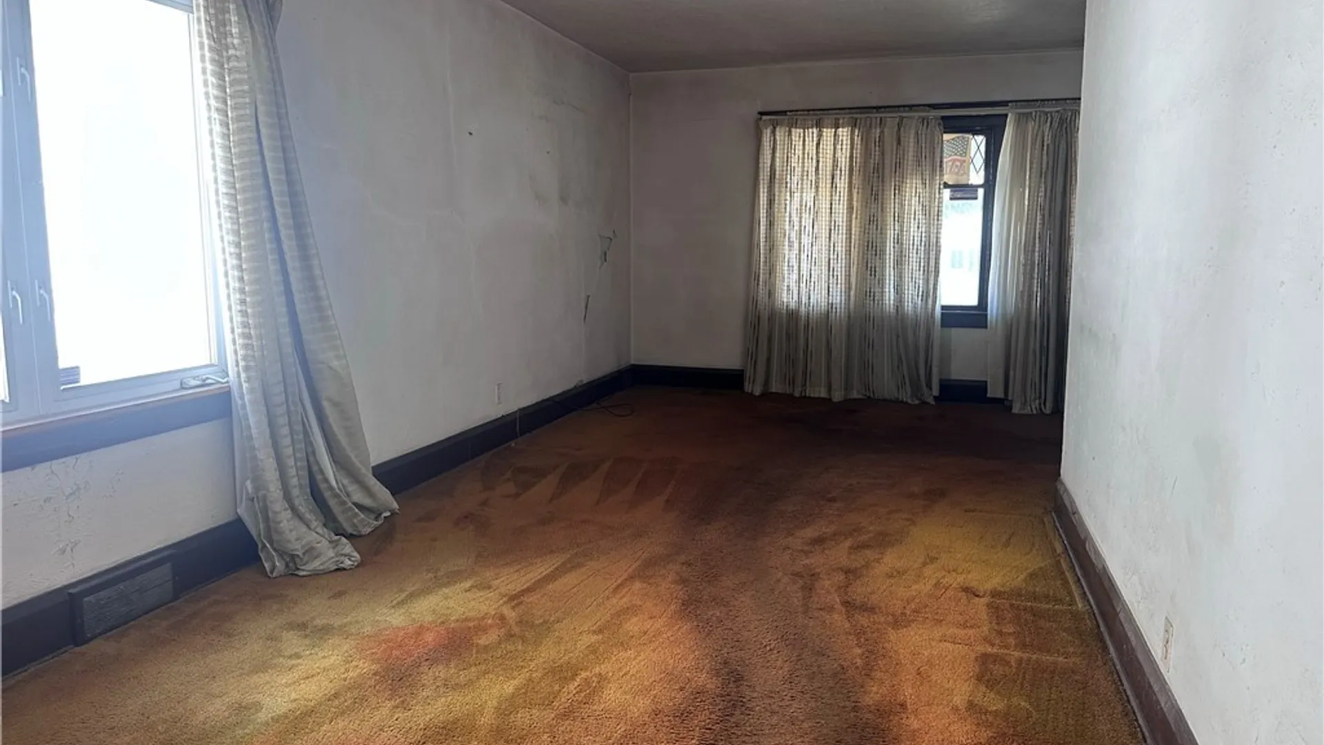 Property at 252 Roslyn Street, Buffalo, NY 14215 7