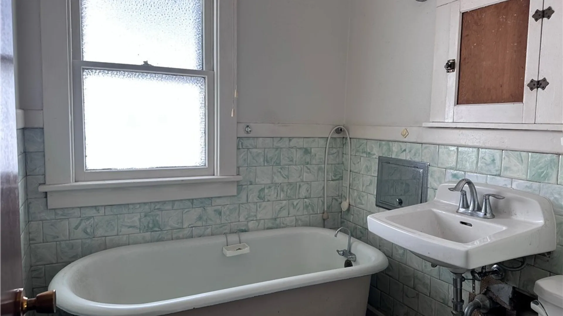 Property at 252 Roslyn Street, Buffalo, NY 14215 10