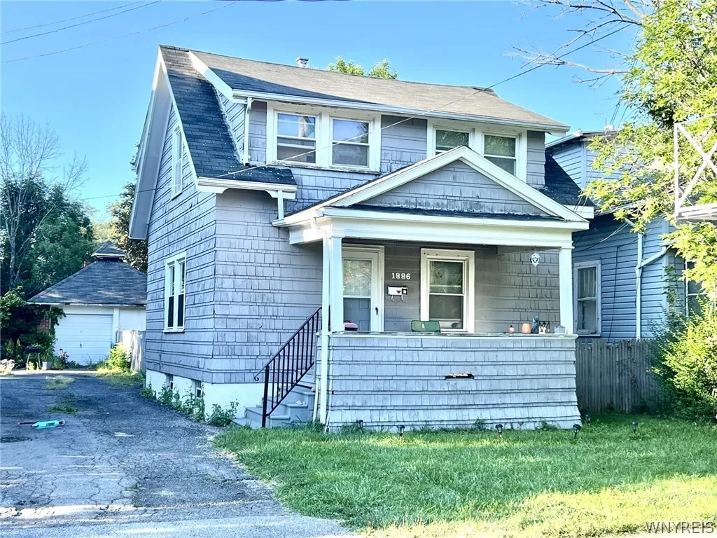 Property at 1886 Weston Avenue, Niagara Falls, NY 14305
