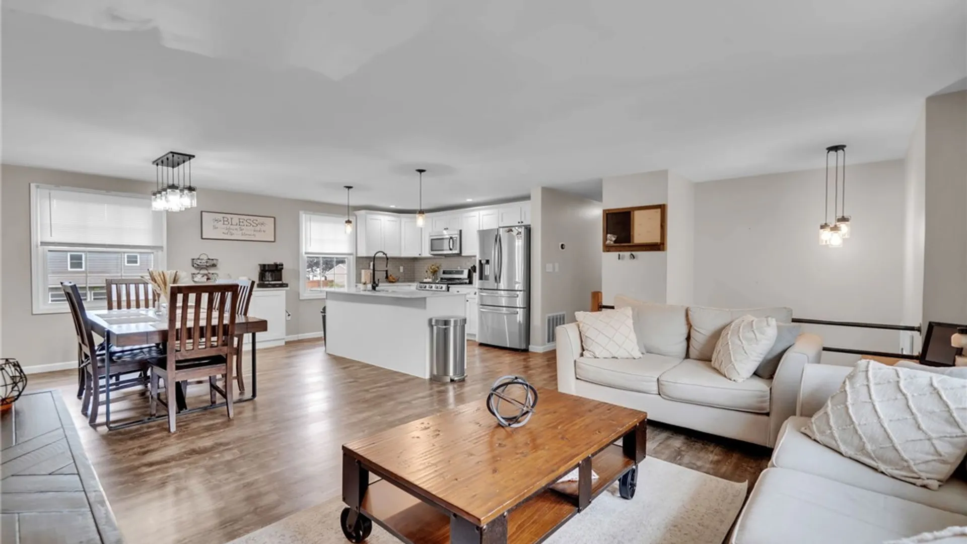Property at 154 Garry Drive, West Seneca, NY 14224 3