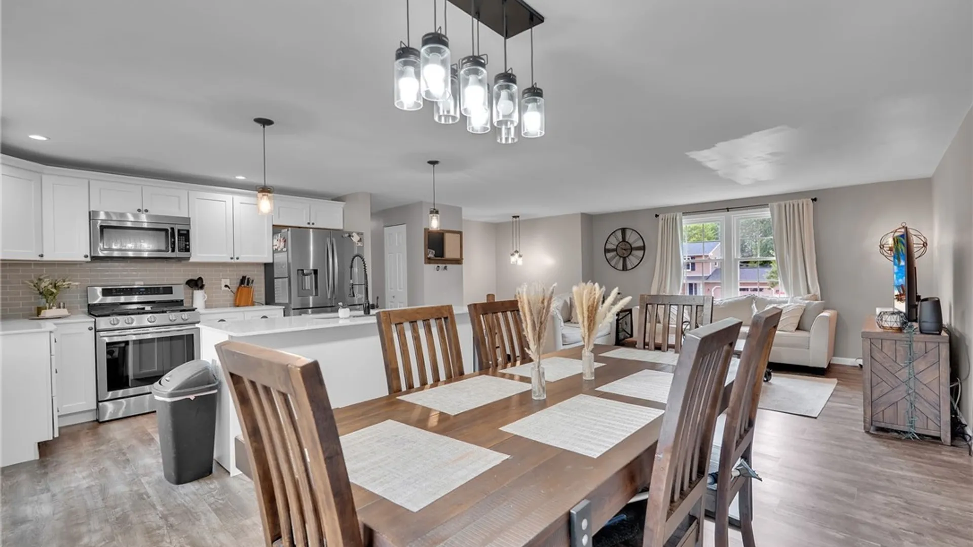 Property at 154 Garry Drive, West Seneca, NY 14224 9