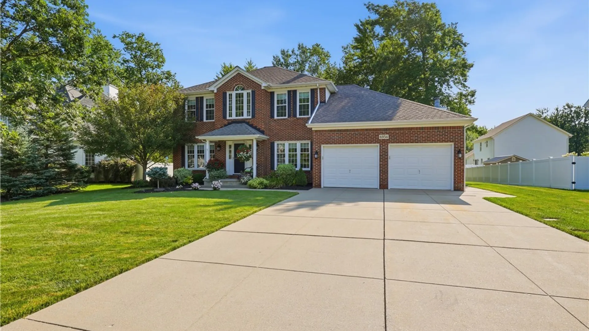 Property at 6954 Lockwood Lane, Lockport Town, NY 14094 3