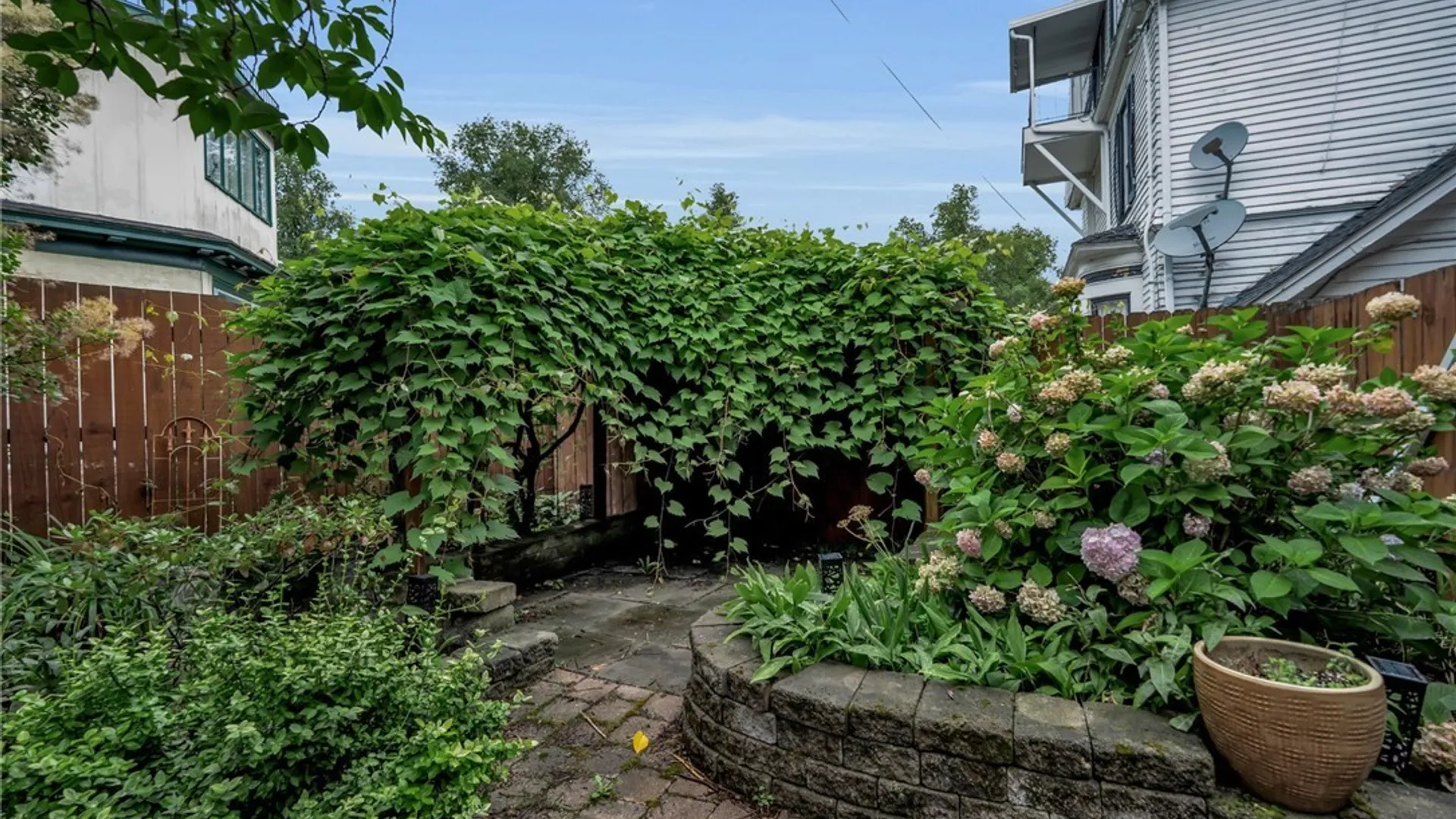 Property at 610 Ashland Avenue, Buffalo, NY 14222 41