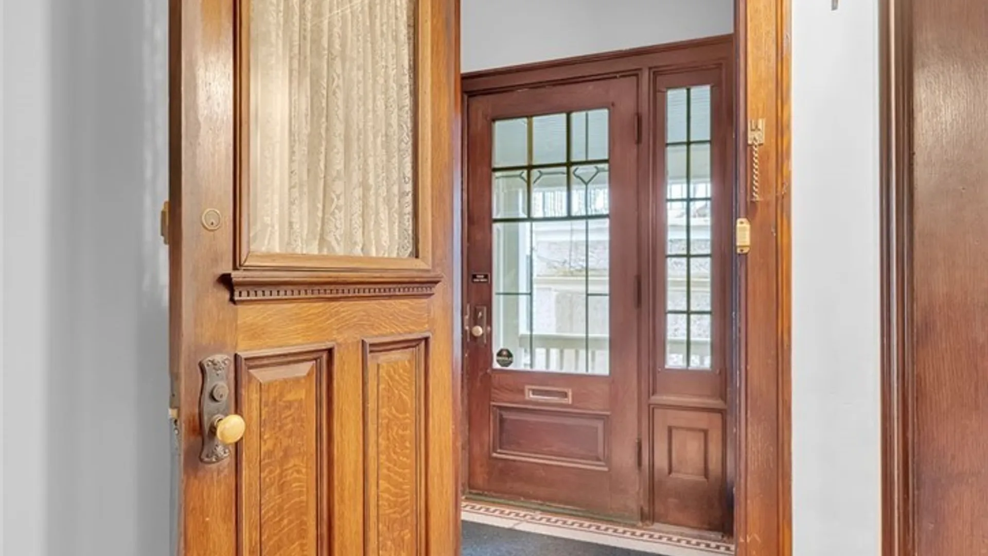 Property at 610 Ashland Avenue, Buffalo, NY 14222 5