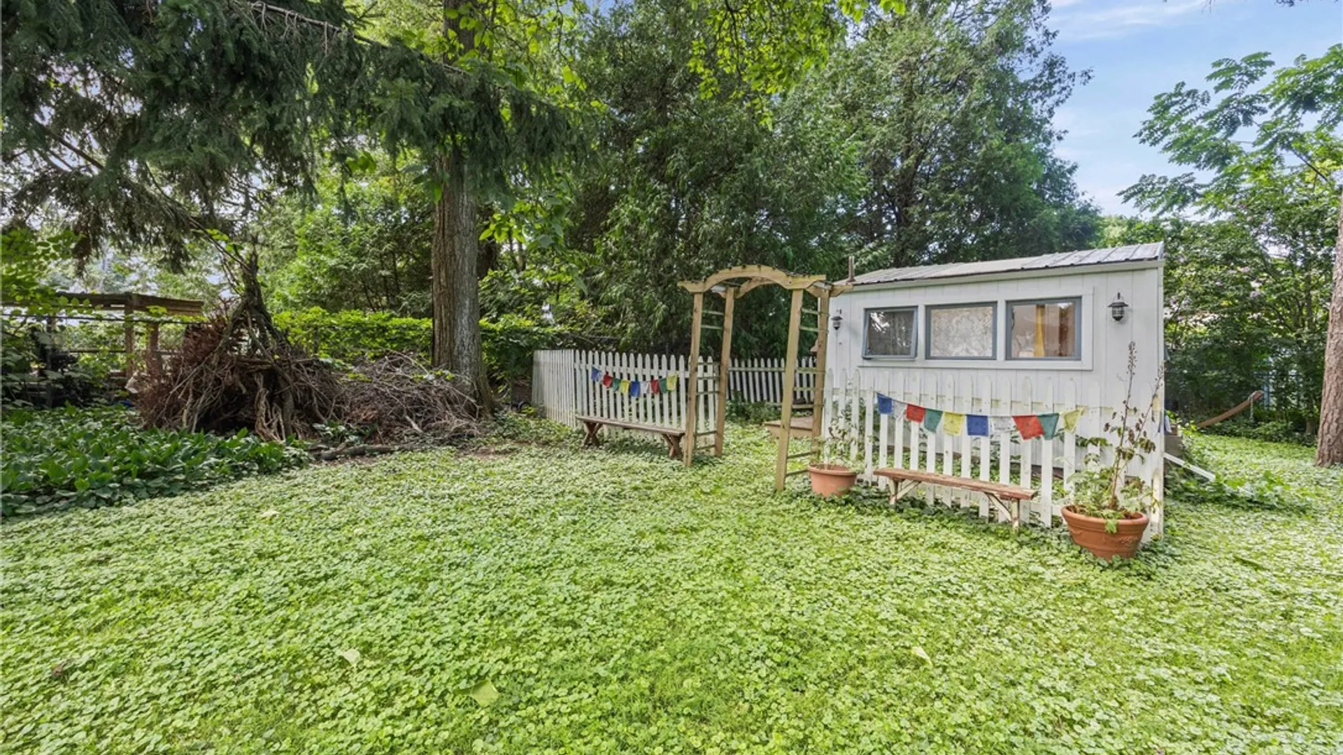Property at 104 Tryon Park, Rochester, NY 14609 9