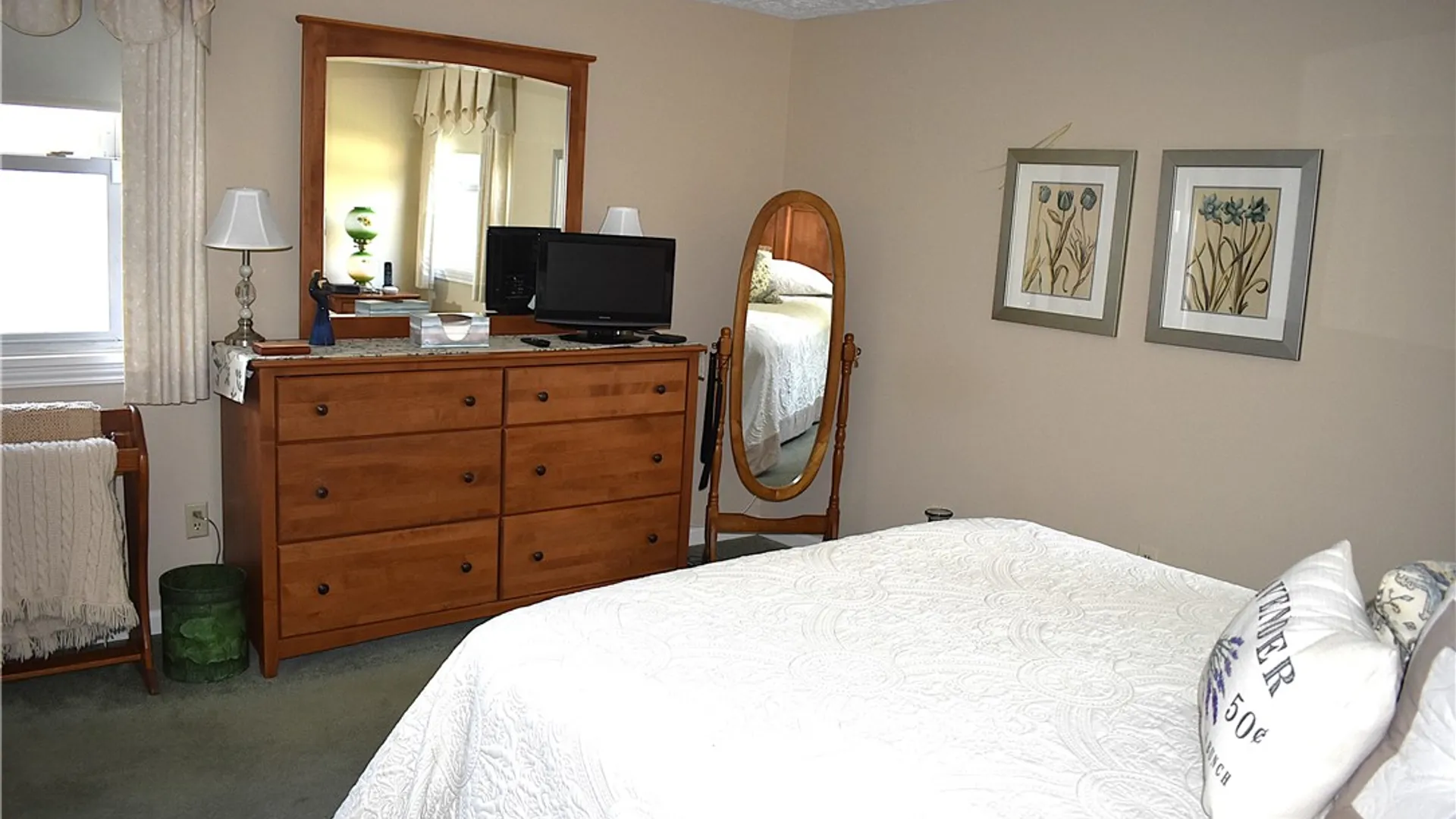 Property at 126 Tottenham Rd, Irondequoit, NY 14609 29