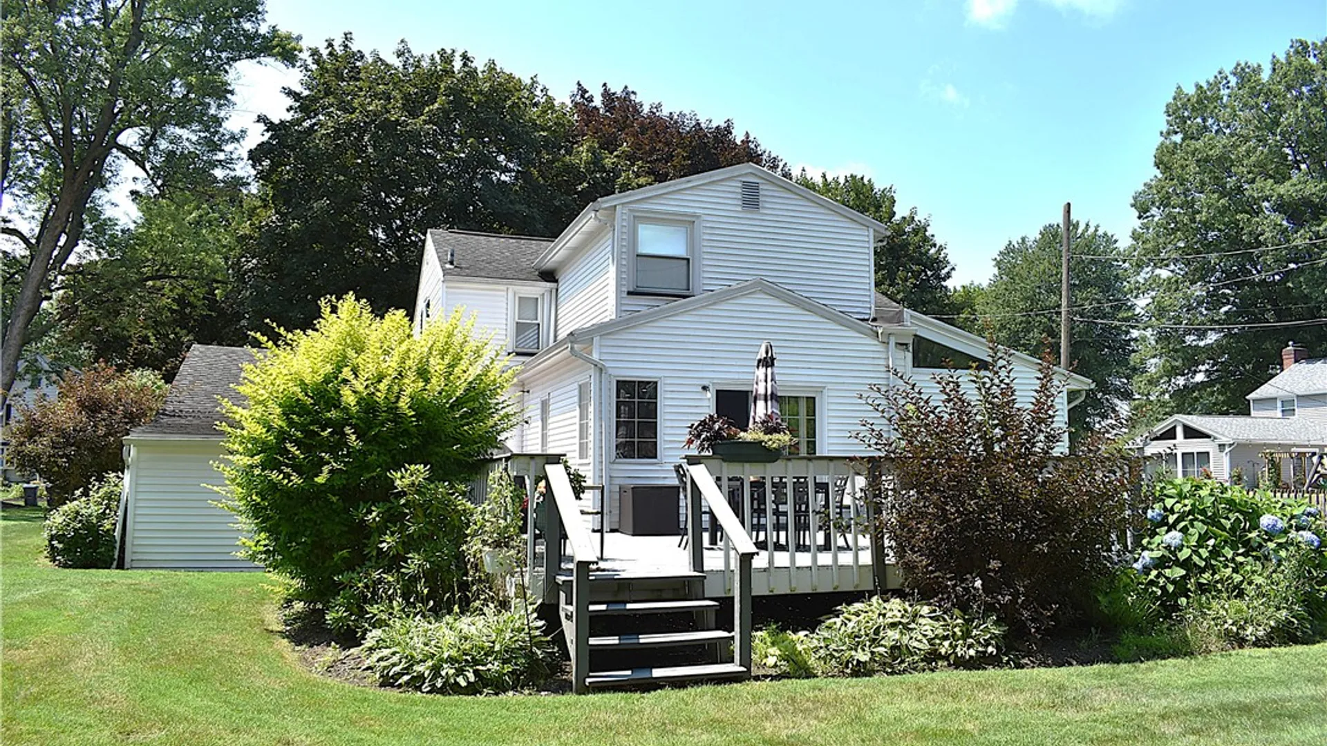 Property at 126 Tottenham Rd, Irondequoit, NY 14609 40