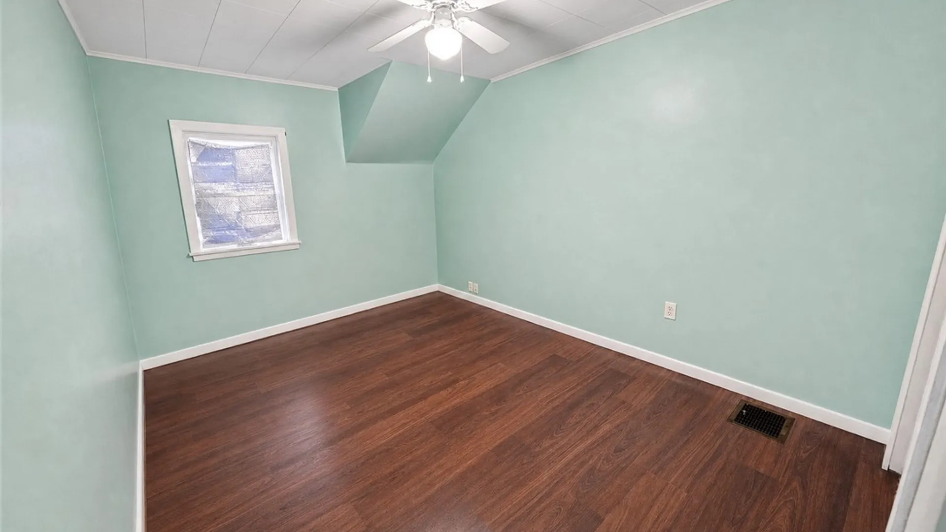 Property at 39 Jackson Avenue, Lackawanna, NY 14218 12