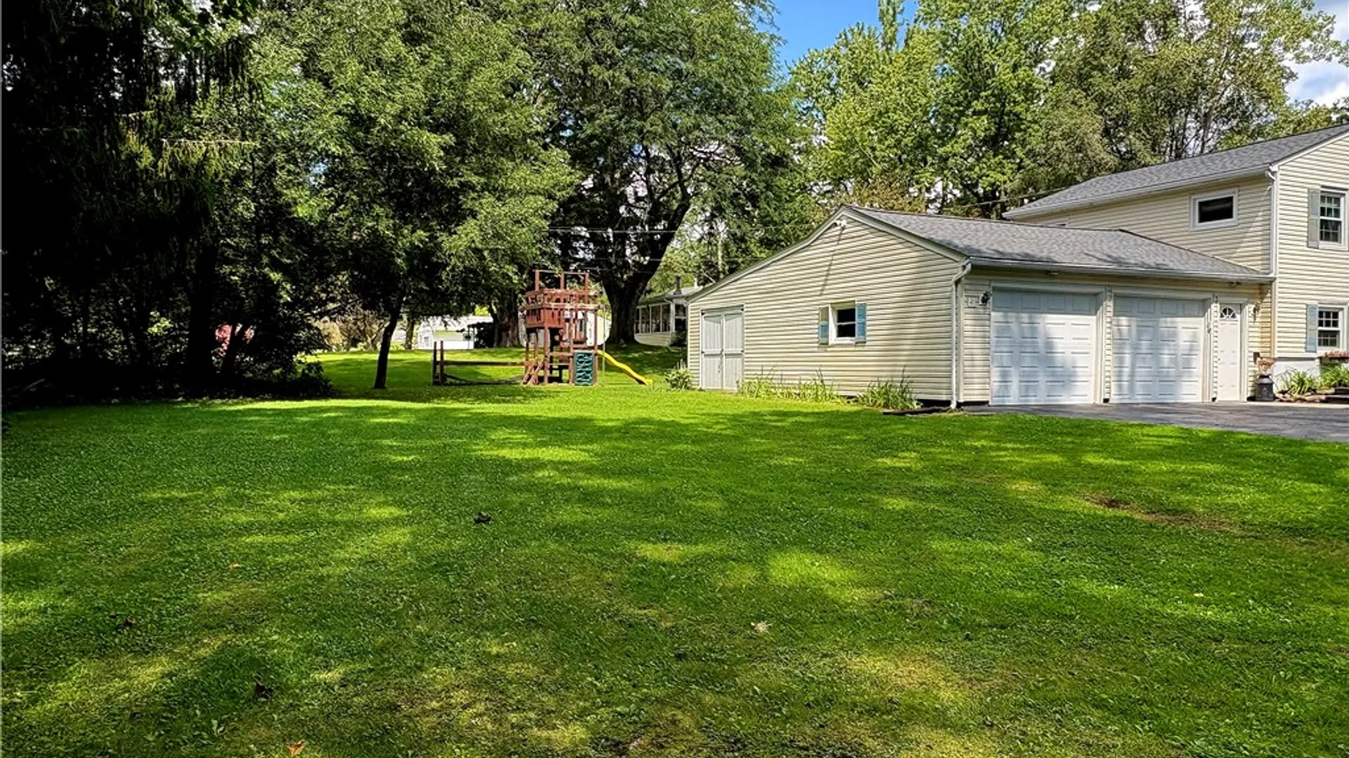 Property at 185 Woody Lane, Penfield, NY 14625 29