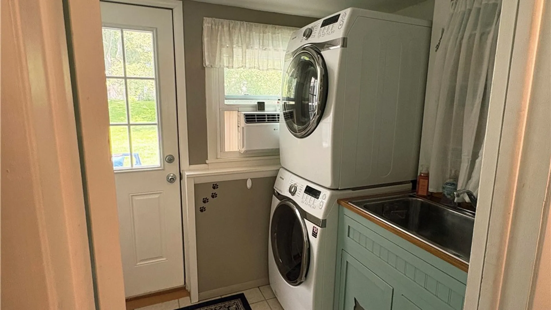 Property at 185 Woody Lane, Penfield, NY 14625 23