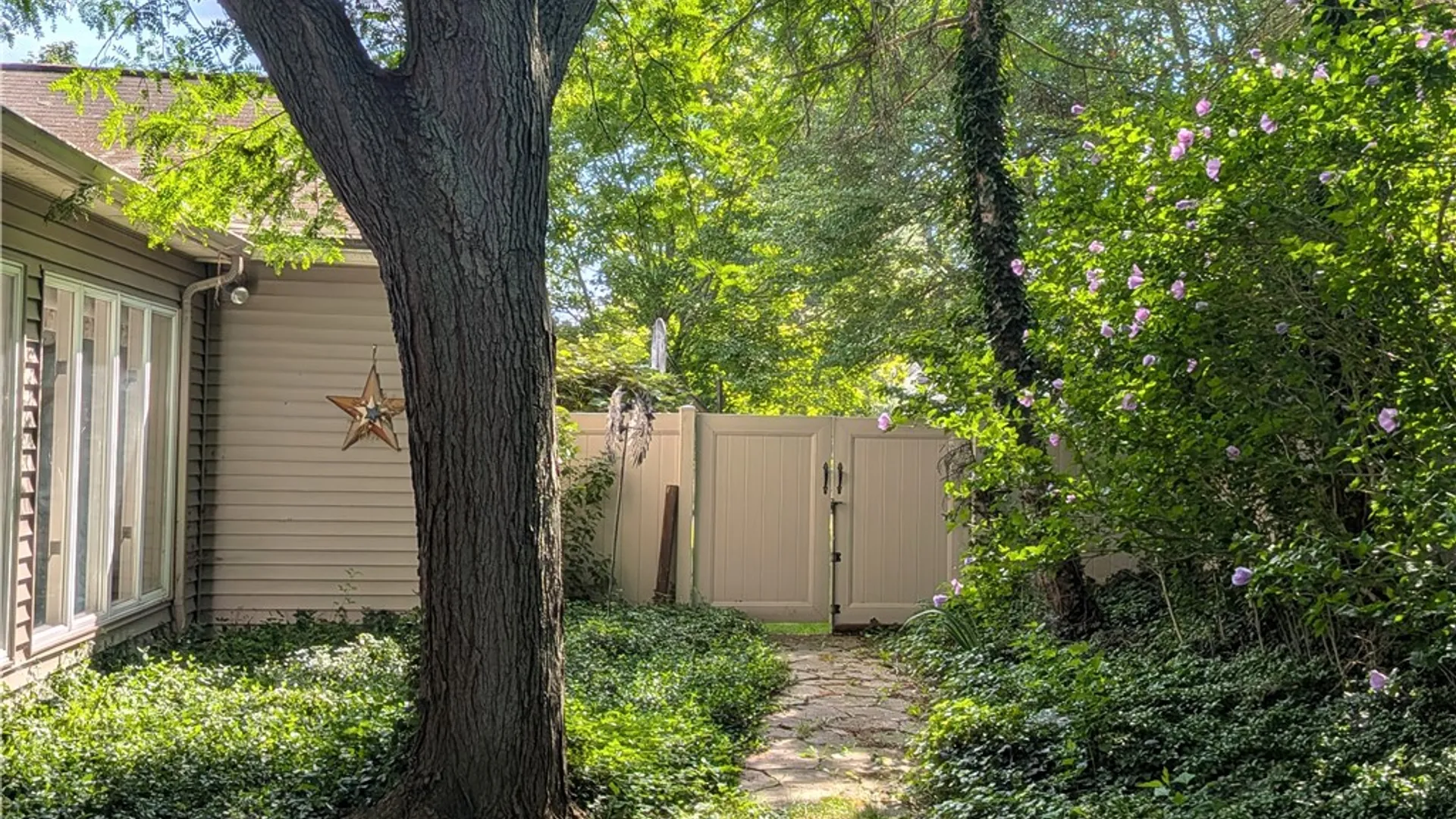 Property at 1 Locke Drive, Pittsford, NY 14534 19