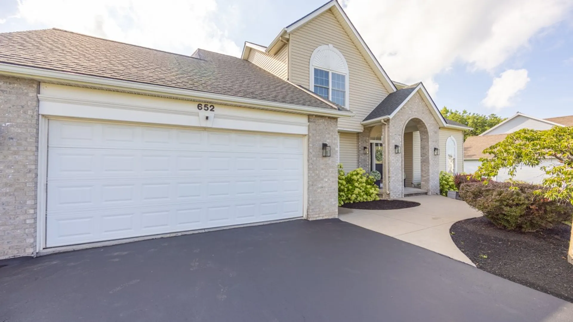 Property at 652 Shorecliff Drive, Greece, NY 14612 5