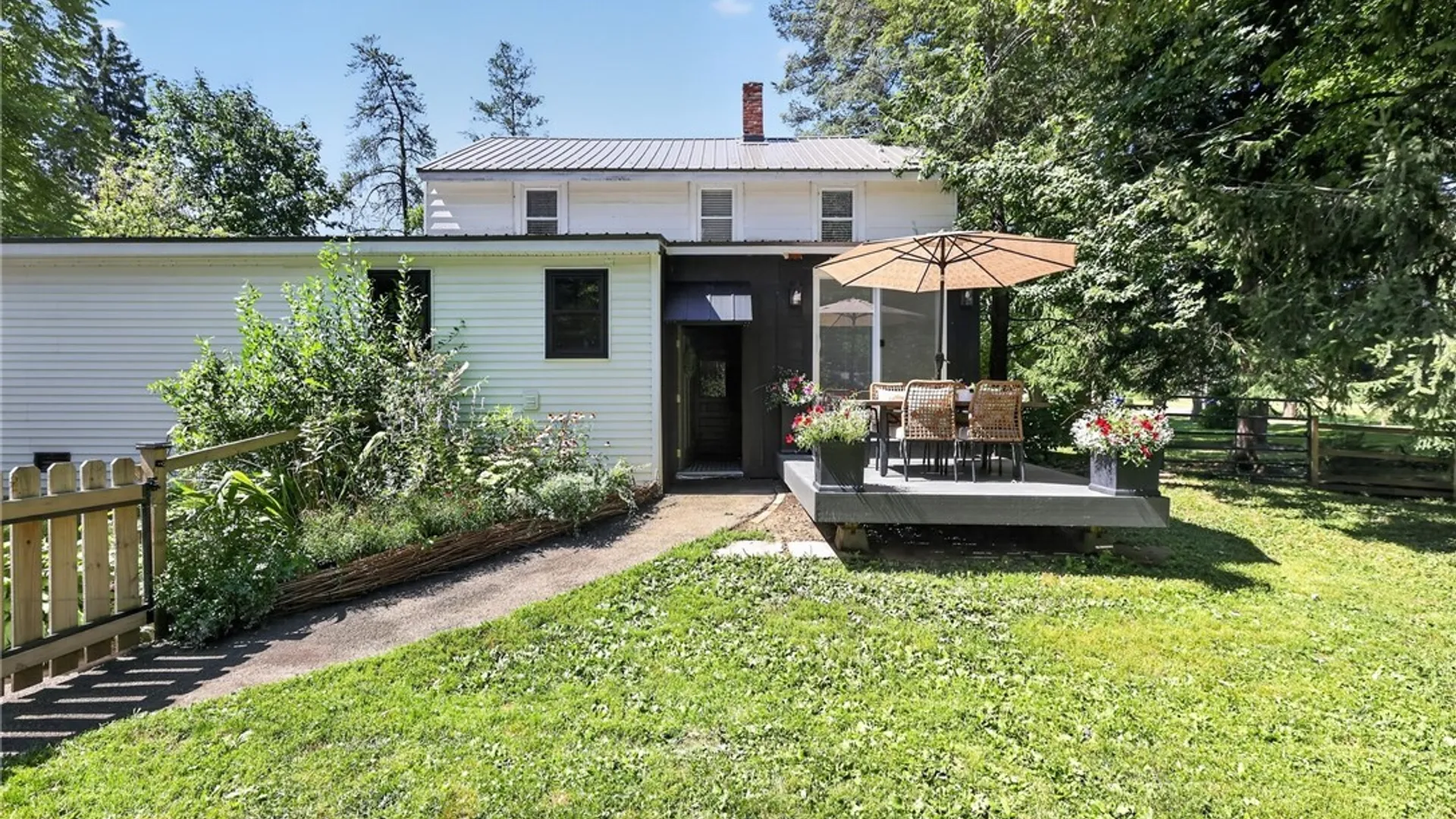 Property at 6811 Boston State Road, Hamburg, NY 14075 32