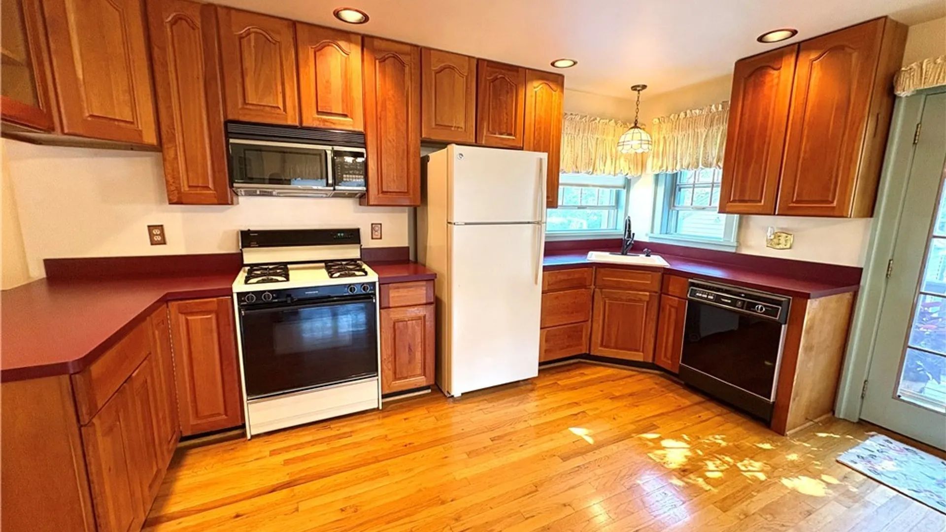 Property at 132 S Hoopes Avenue, Auburn, NY 13021 13