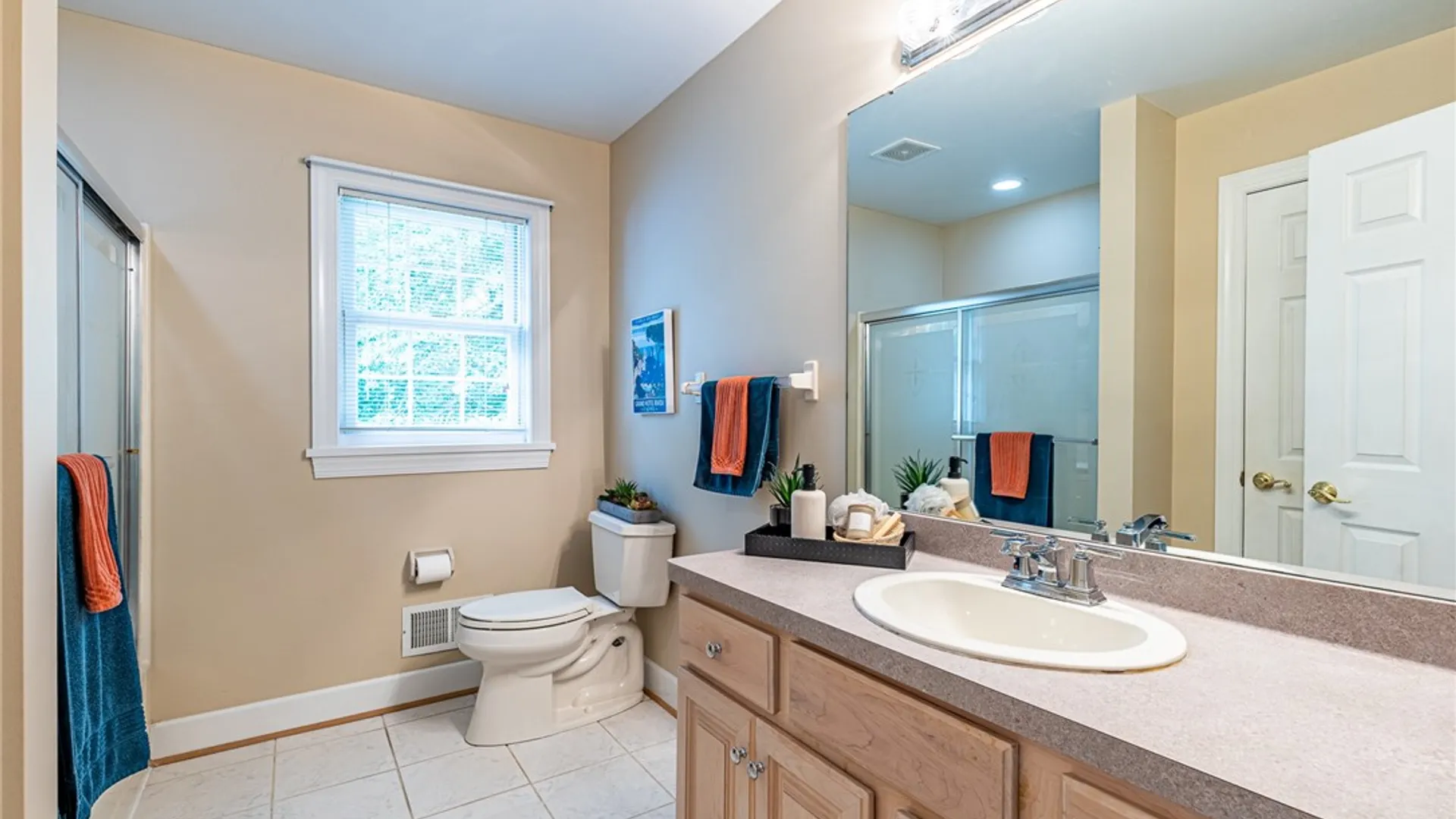 Property at 478 Sandystone Circle, Webster, NY 14580 25