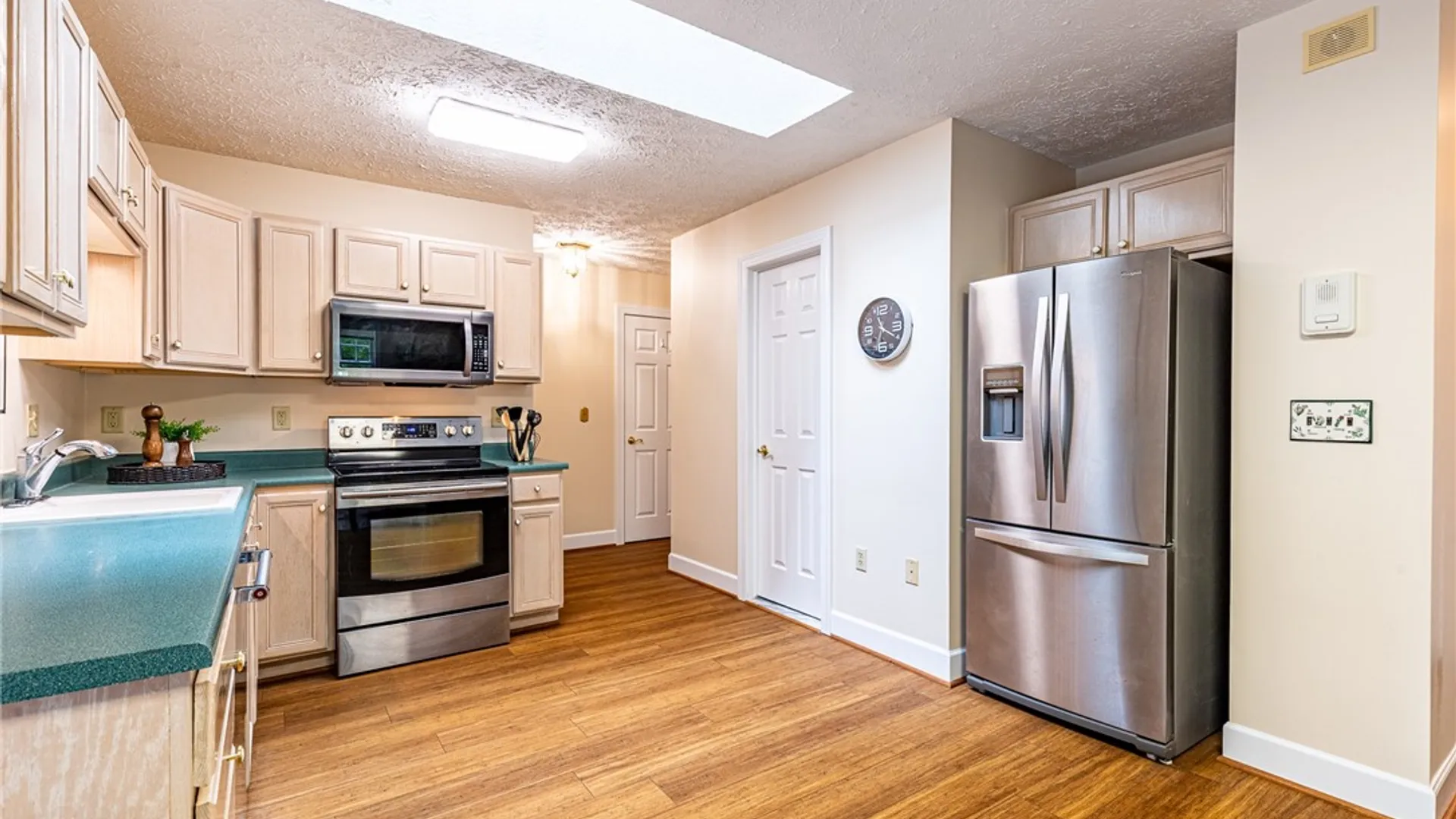 Property at 478 Sandystone Circle, Webster, NY 14580 30