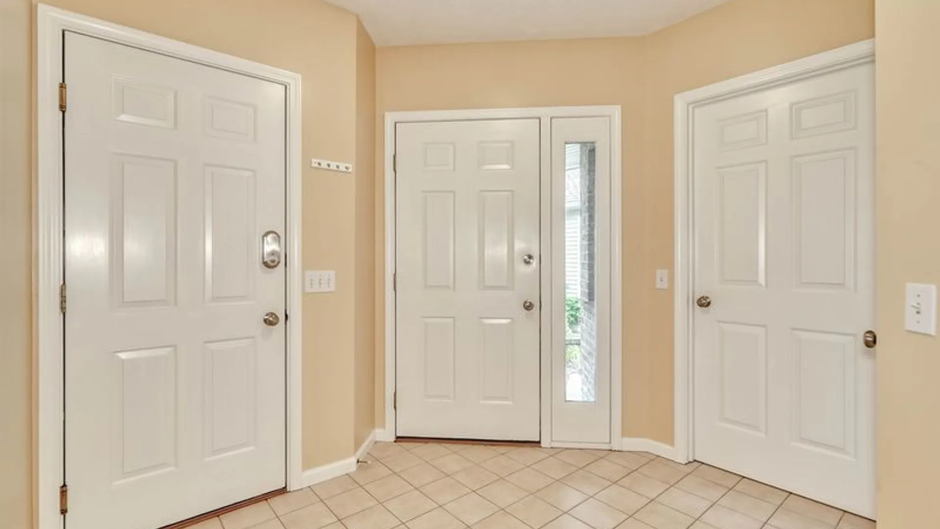 Property at 726 Bel Arbor Trl Trail, Webster, NY 14580 3