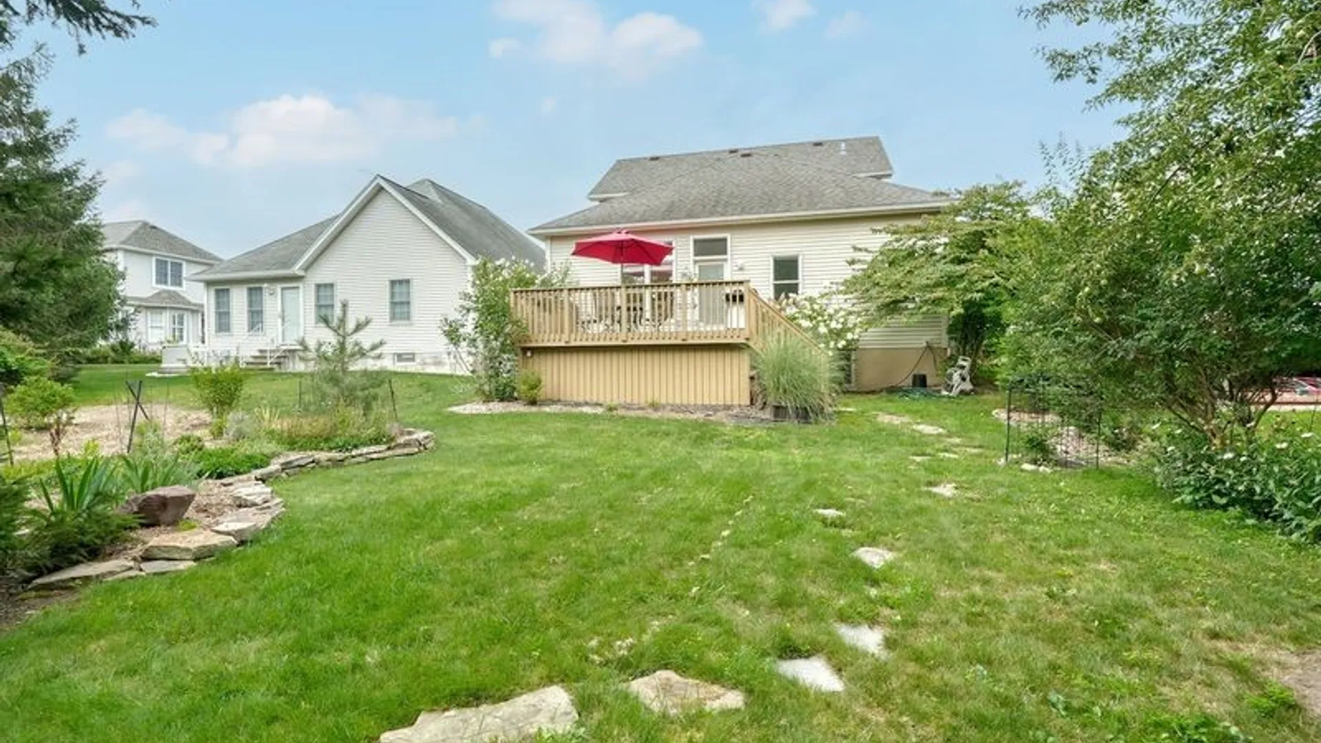 Property at 726 Bel Arbor Trl Trail, Webster, NY 14580 33