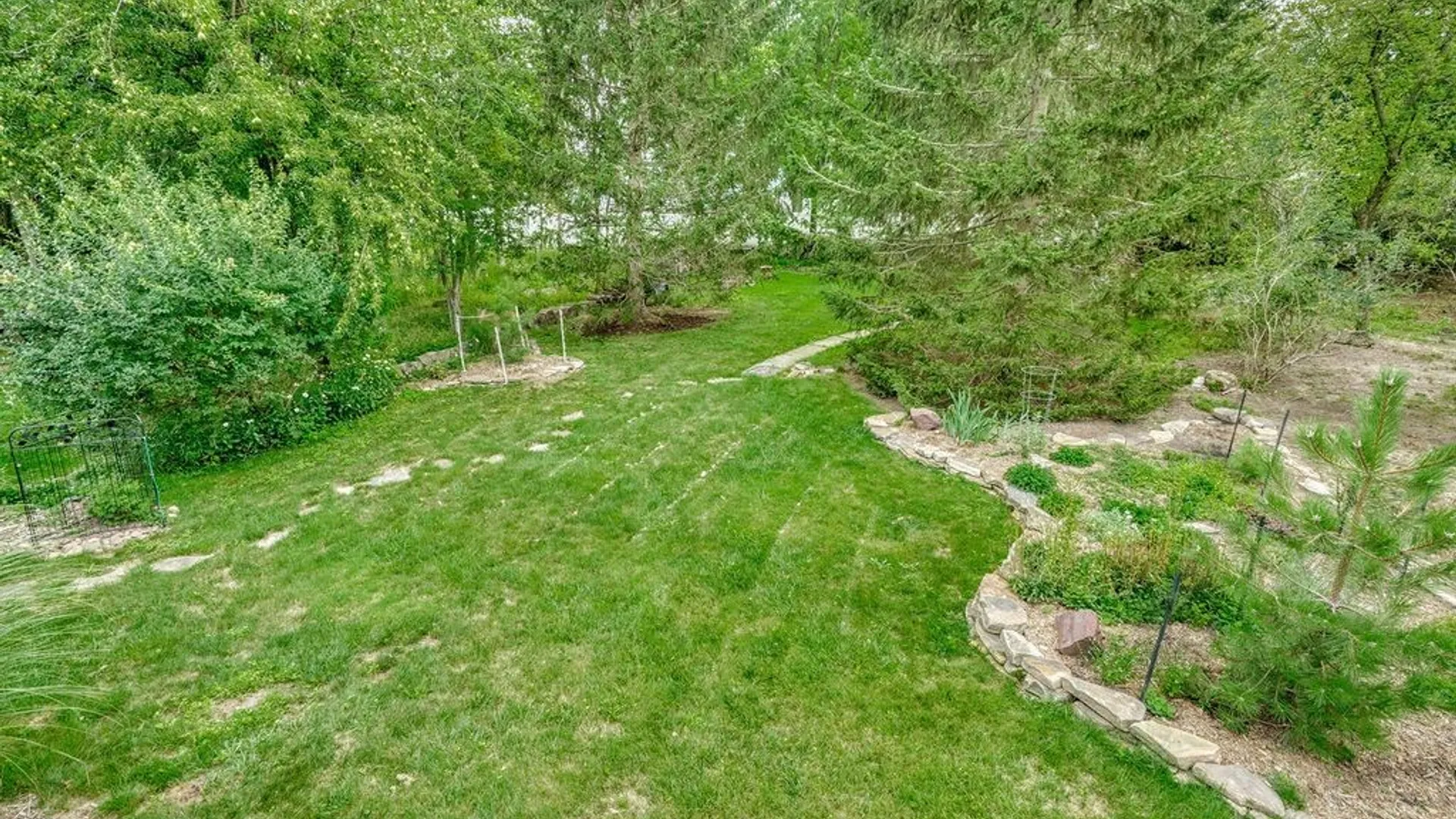 Property at 726 Bel Arbor Trl Trail, Webster, NY 14580 34