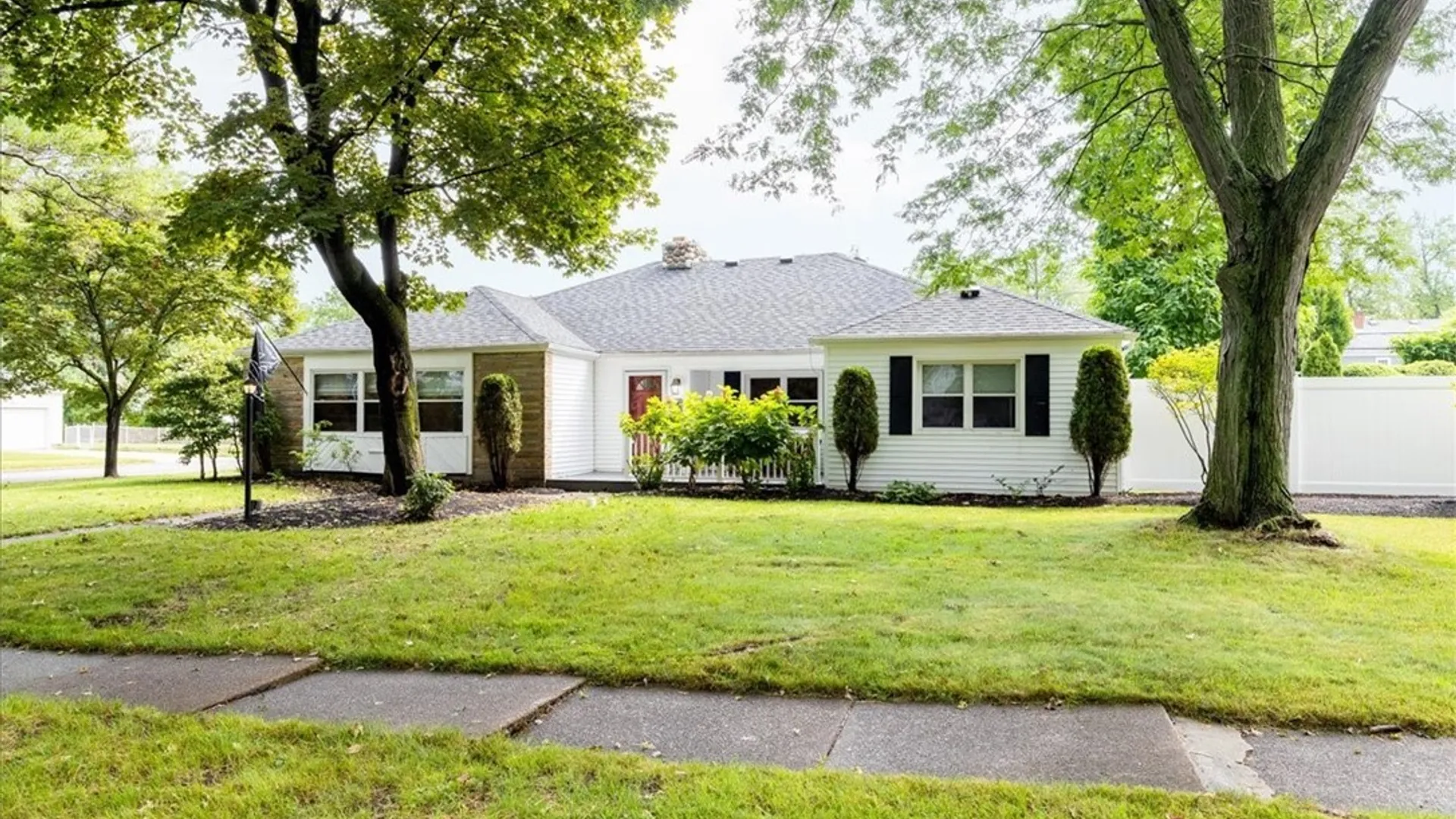 Property at 420 Brantwood Road, Amherst, NY 14226 3