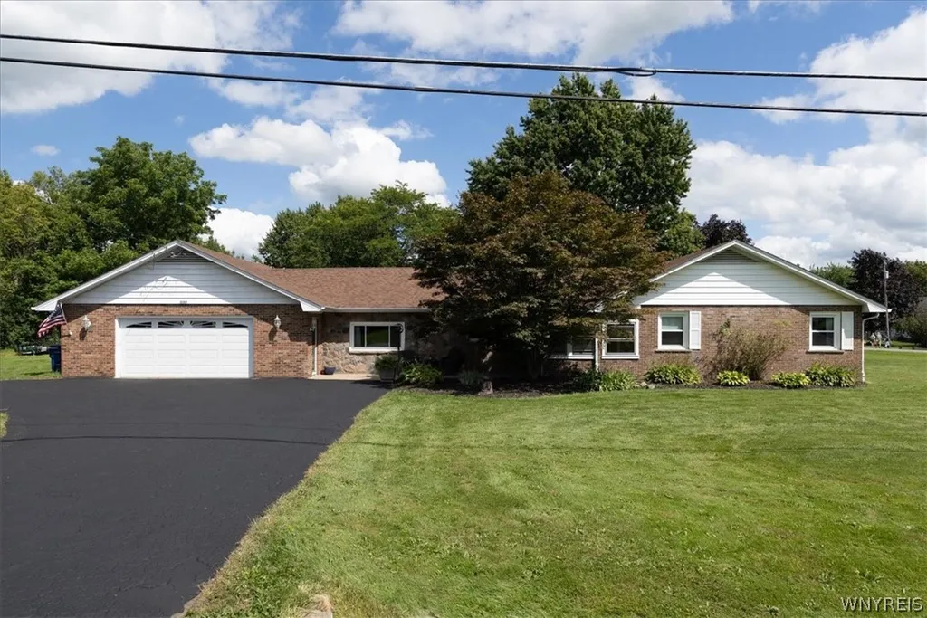 Property at 5783 Joanne Drive, Cambria, NY 14132