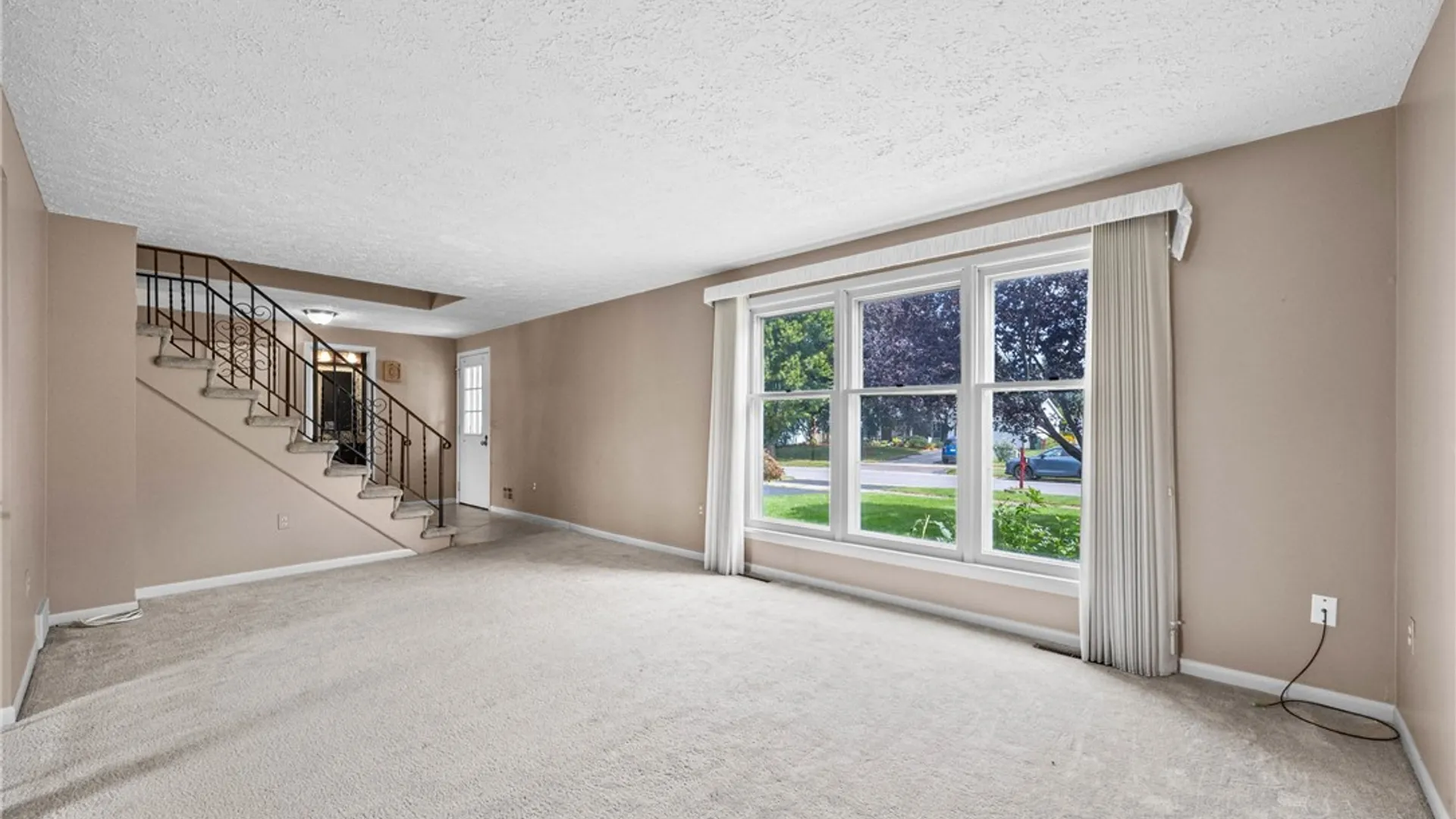 Property at 46 Olde Harbour, Greece, NY 14612 6