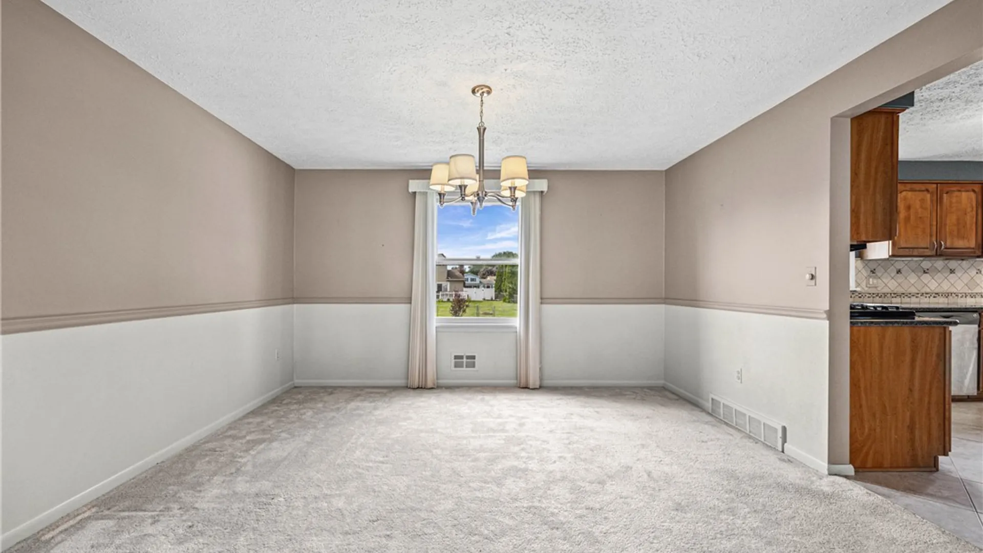 Property at 46 Olde Harbour, Greece, NY 14612 11