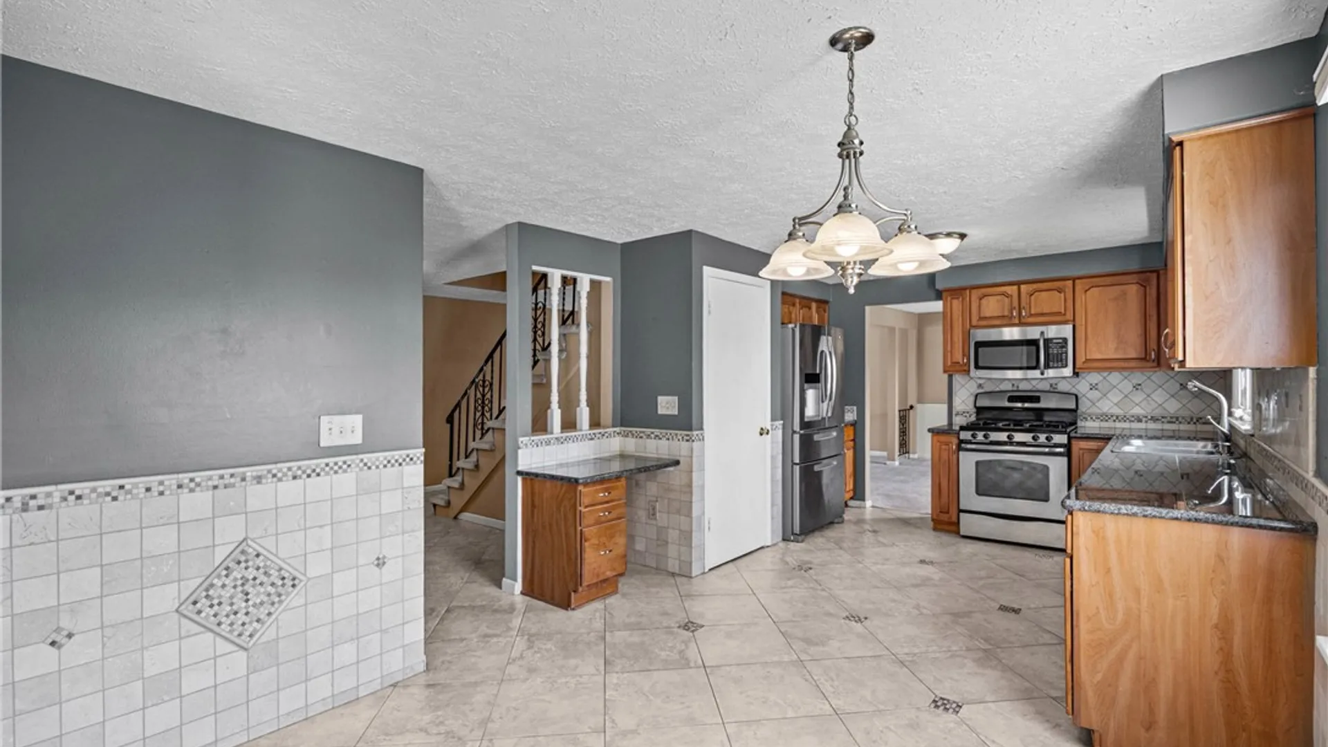 Property at 46 Olde Harbour, Greece, NY 14612 16