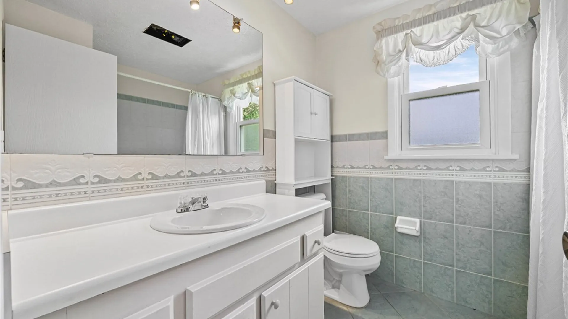 Property at 46 Olde Harbour, Greece, NY 14612 30