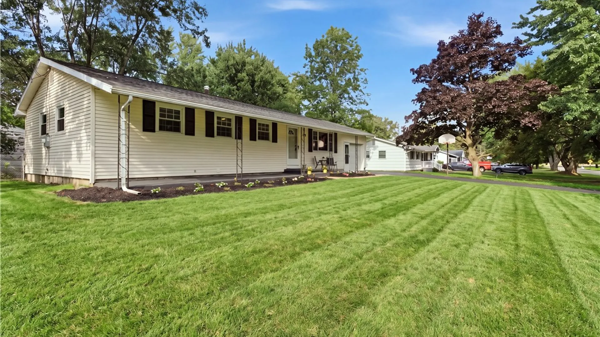 Property at 128 Lalanne Road, Henrietta, NY 14623 4